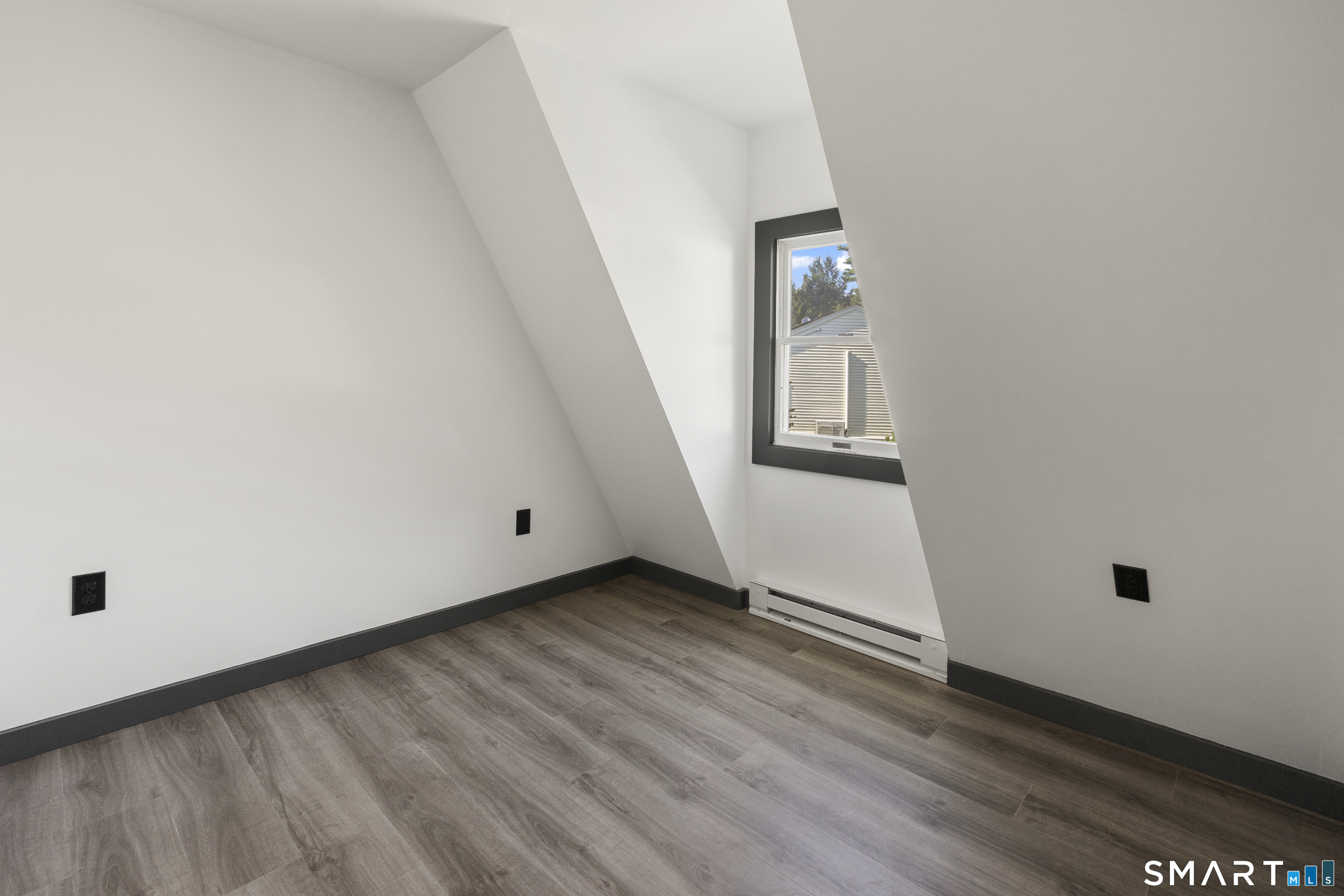 13 Lewis Avenue Property Photo 36