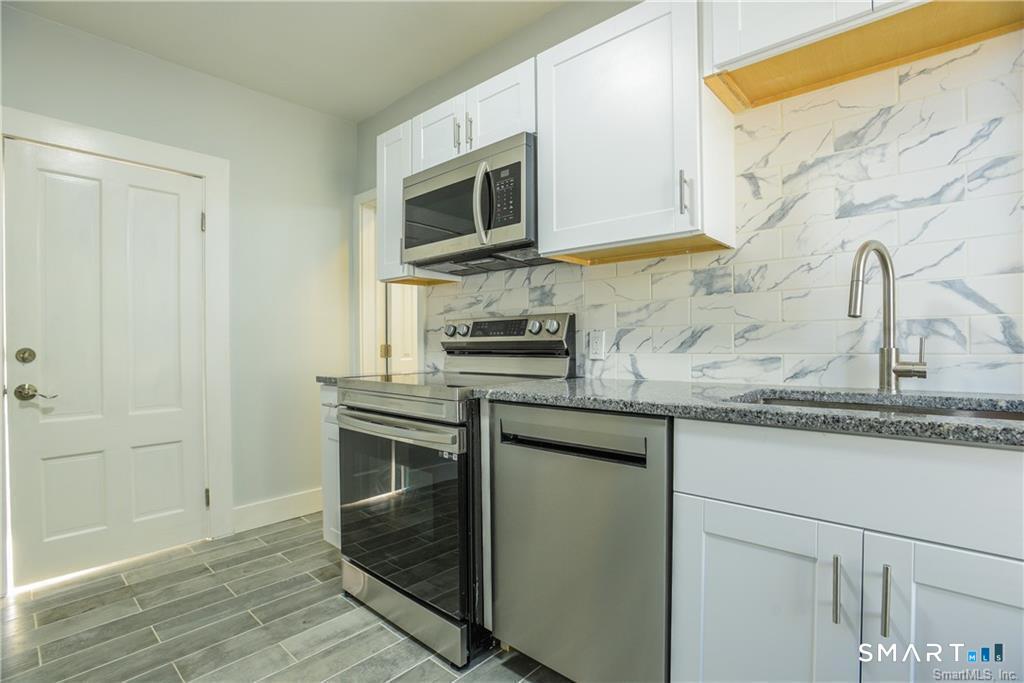 21 Bayview Avenue Property Photo 4