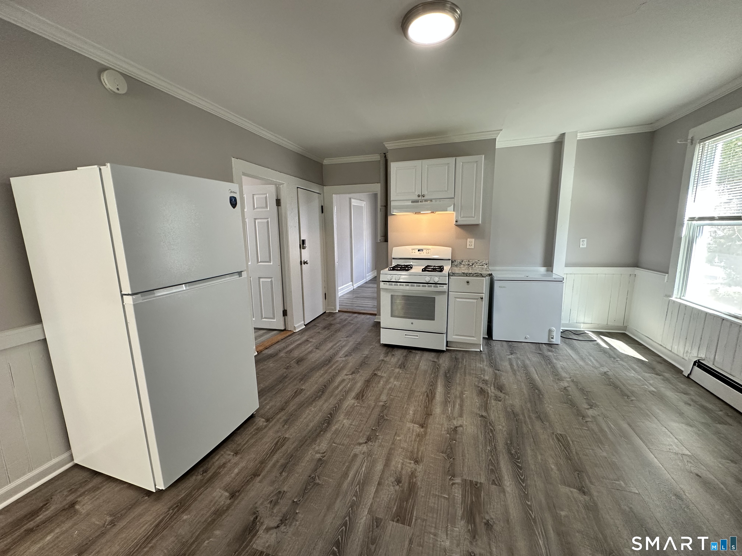 30 Jefferson 1 Avenue Property Photo 2