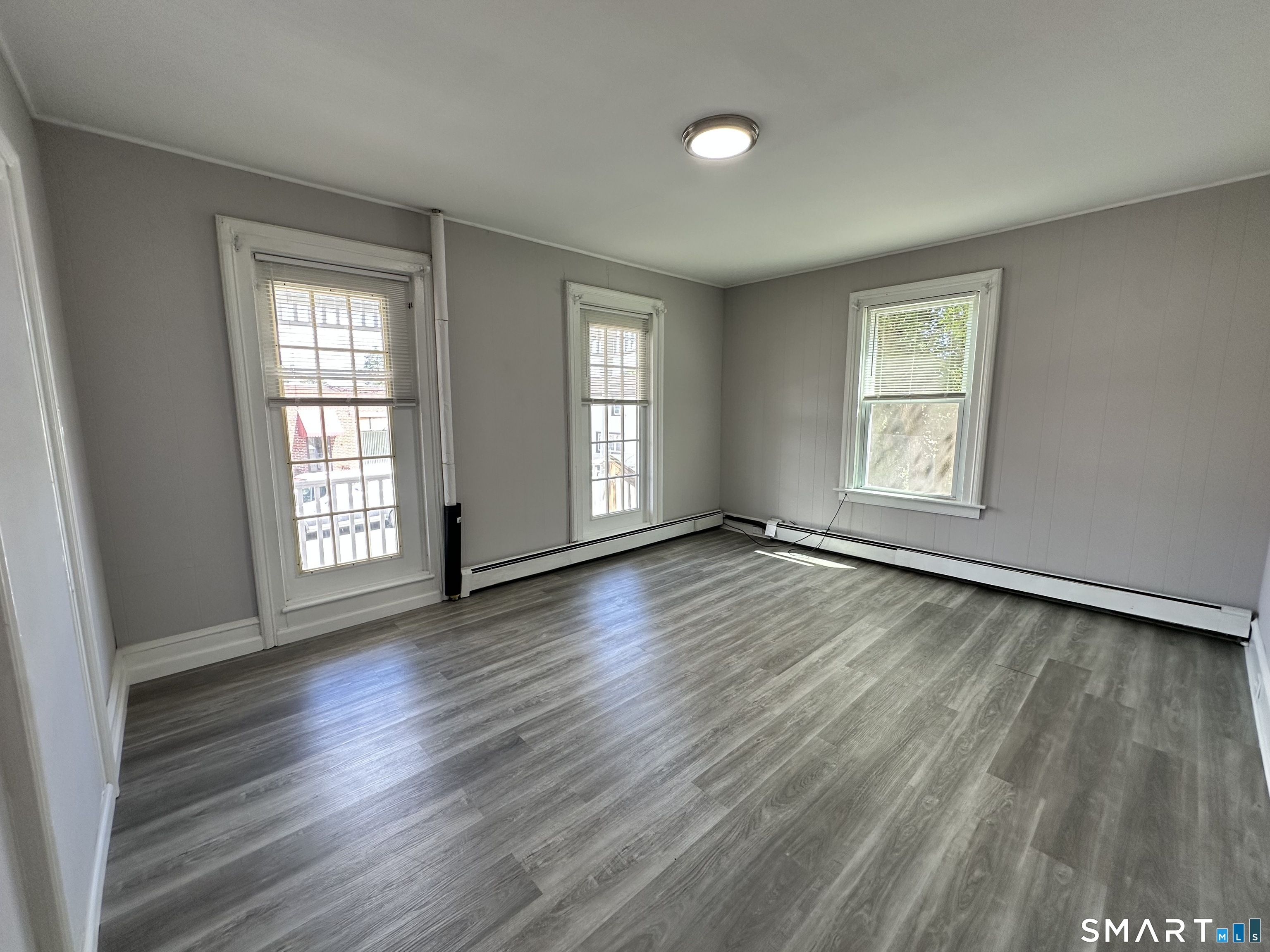 30 Jefferson 1 Avenue Property Photo 4