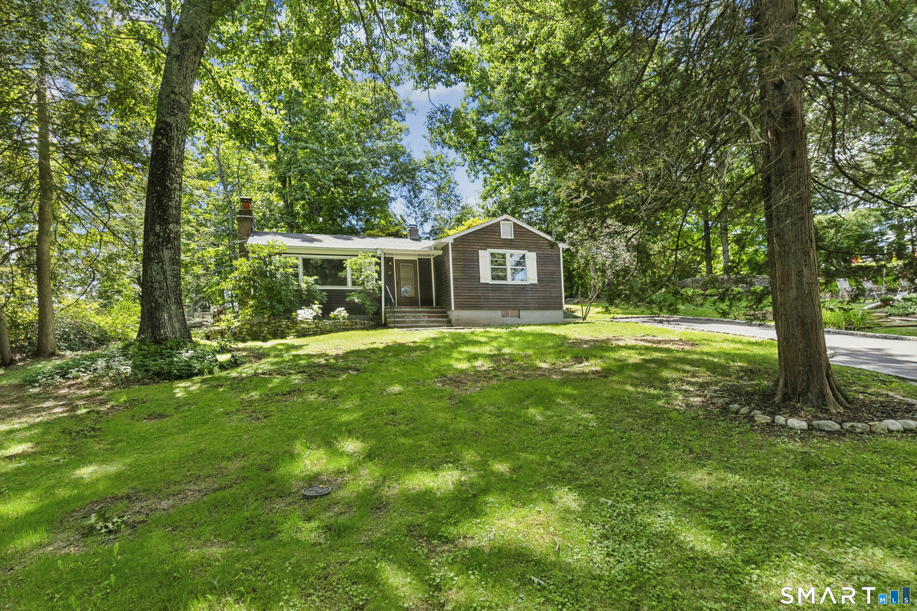 27 Woodland Way Property Photo 1