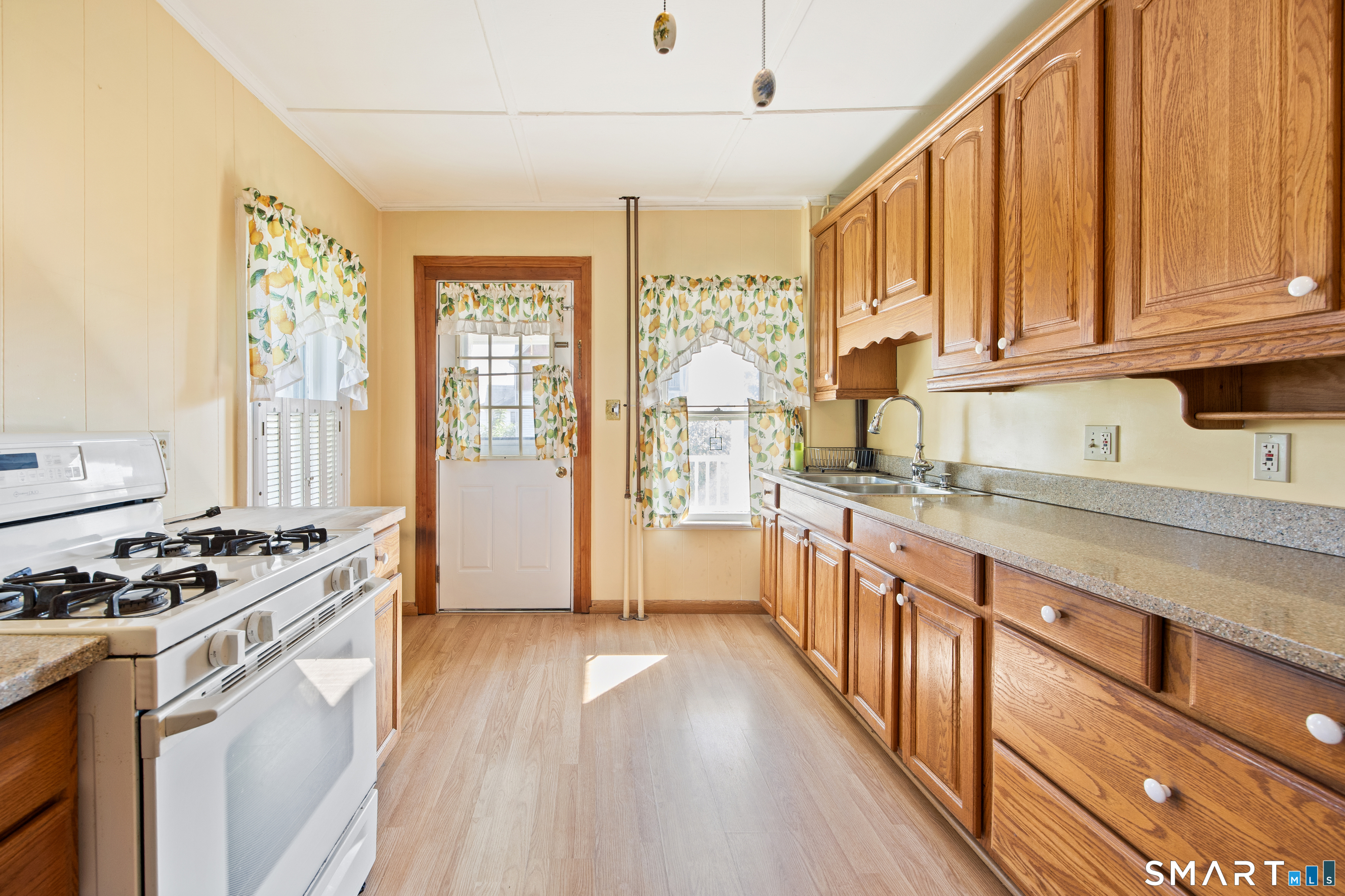578 Washington Avenue Property Photo 21