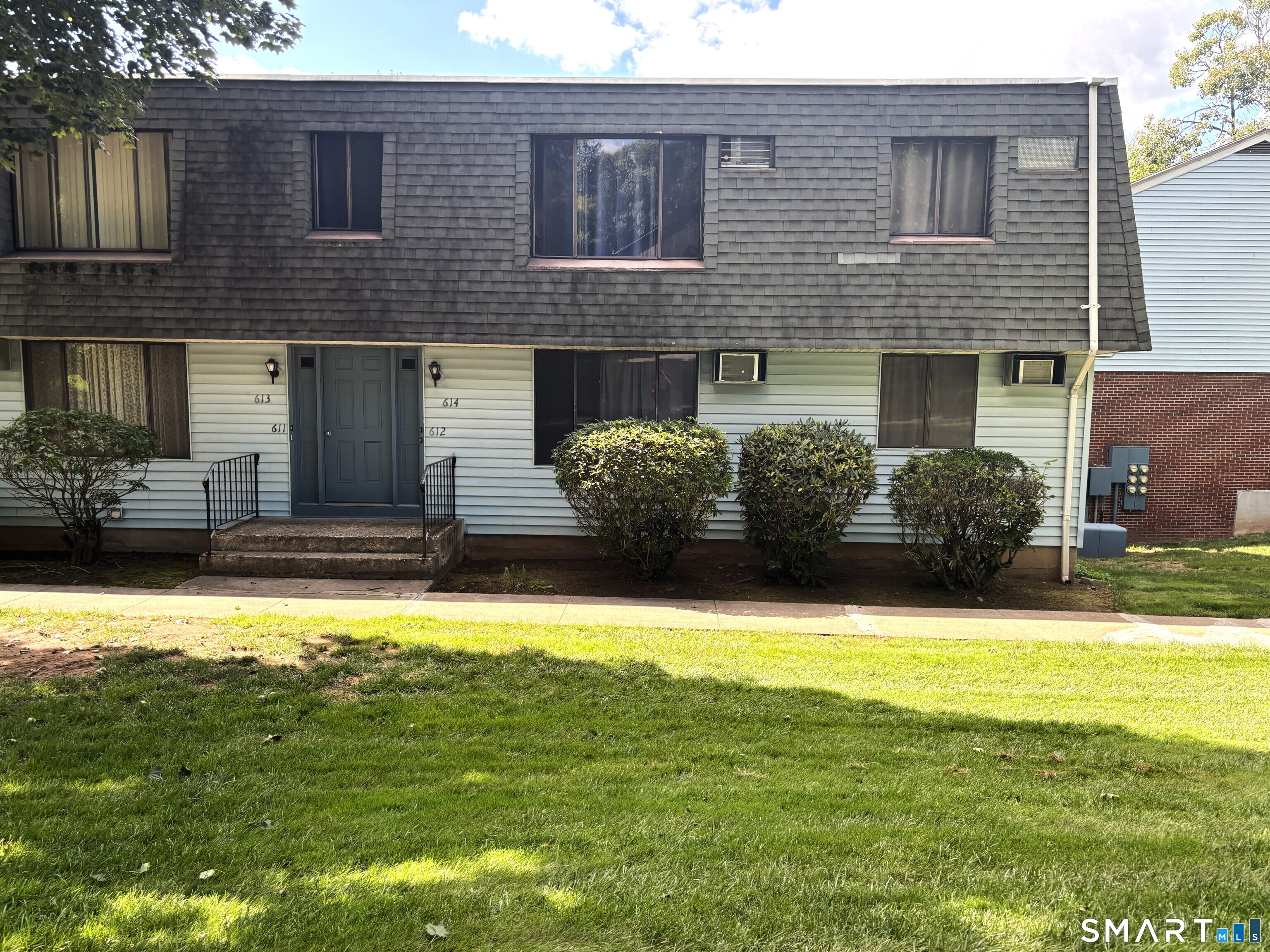612 Blackstone 612 Village Property Photo 1