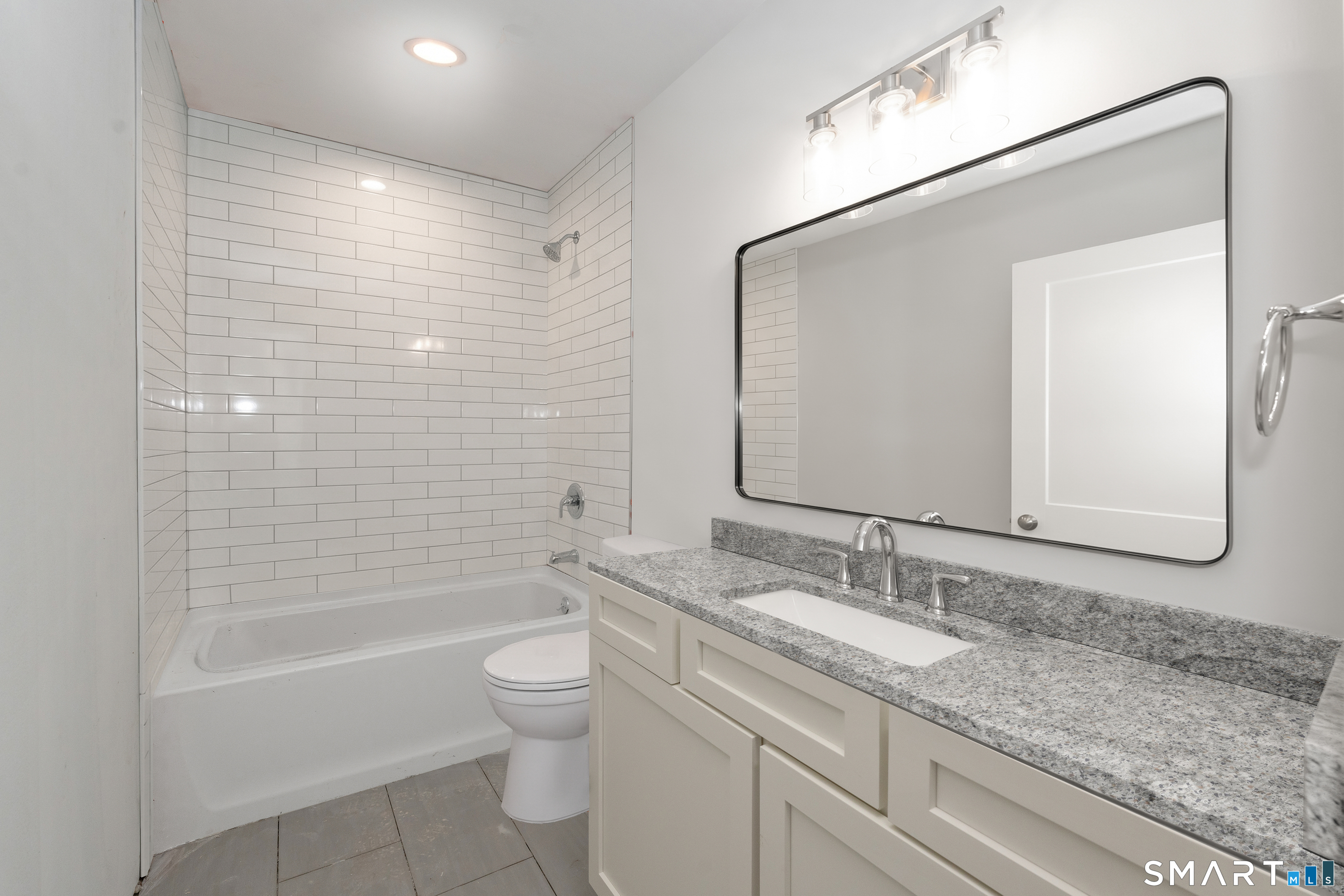 311 Orchard Avenue Property Photo 9