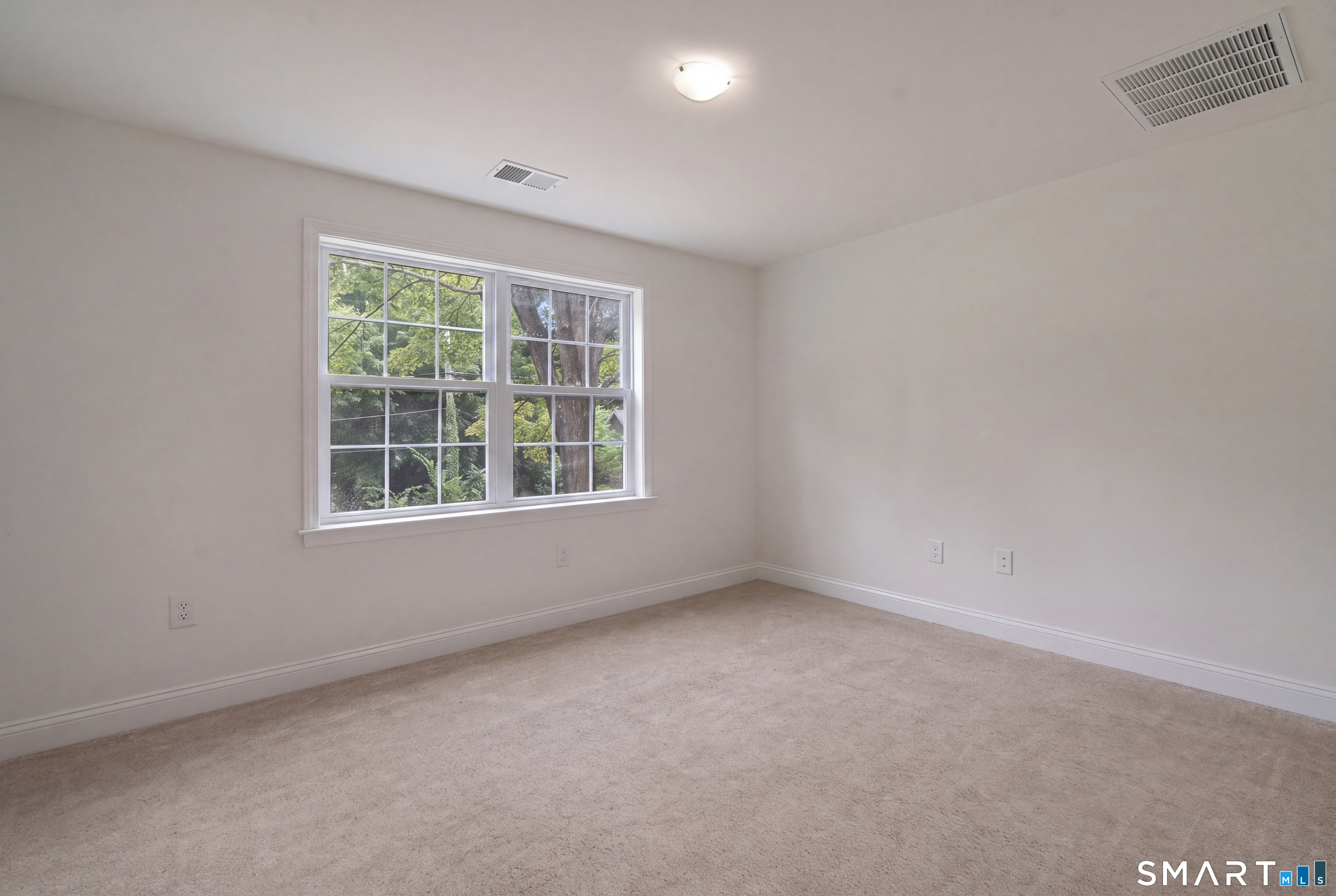 311 Orchard Avenue Property Photo 12