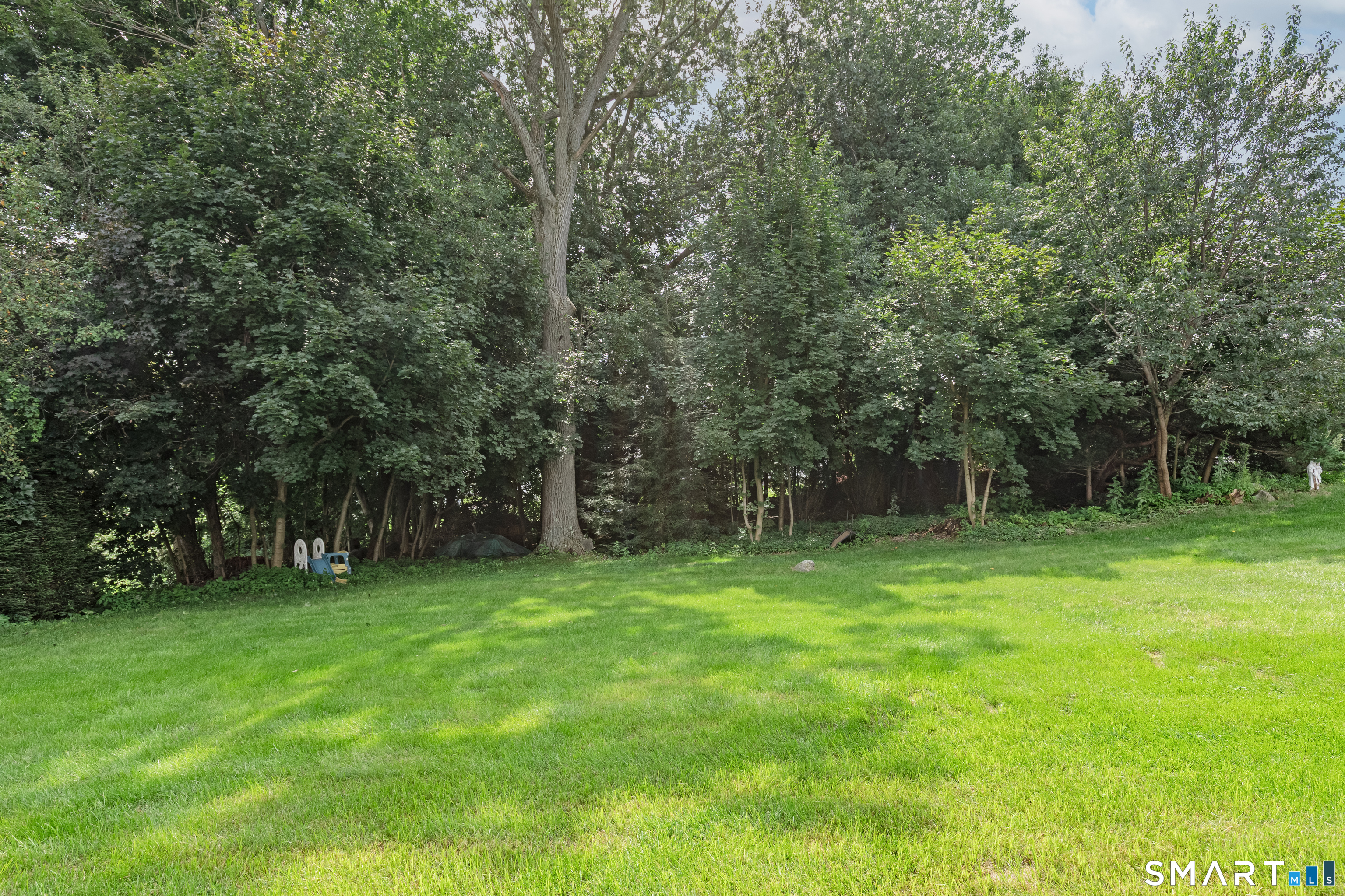 421 Como Avenue Property Photo 5
