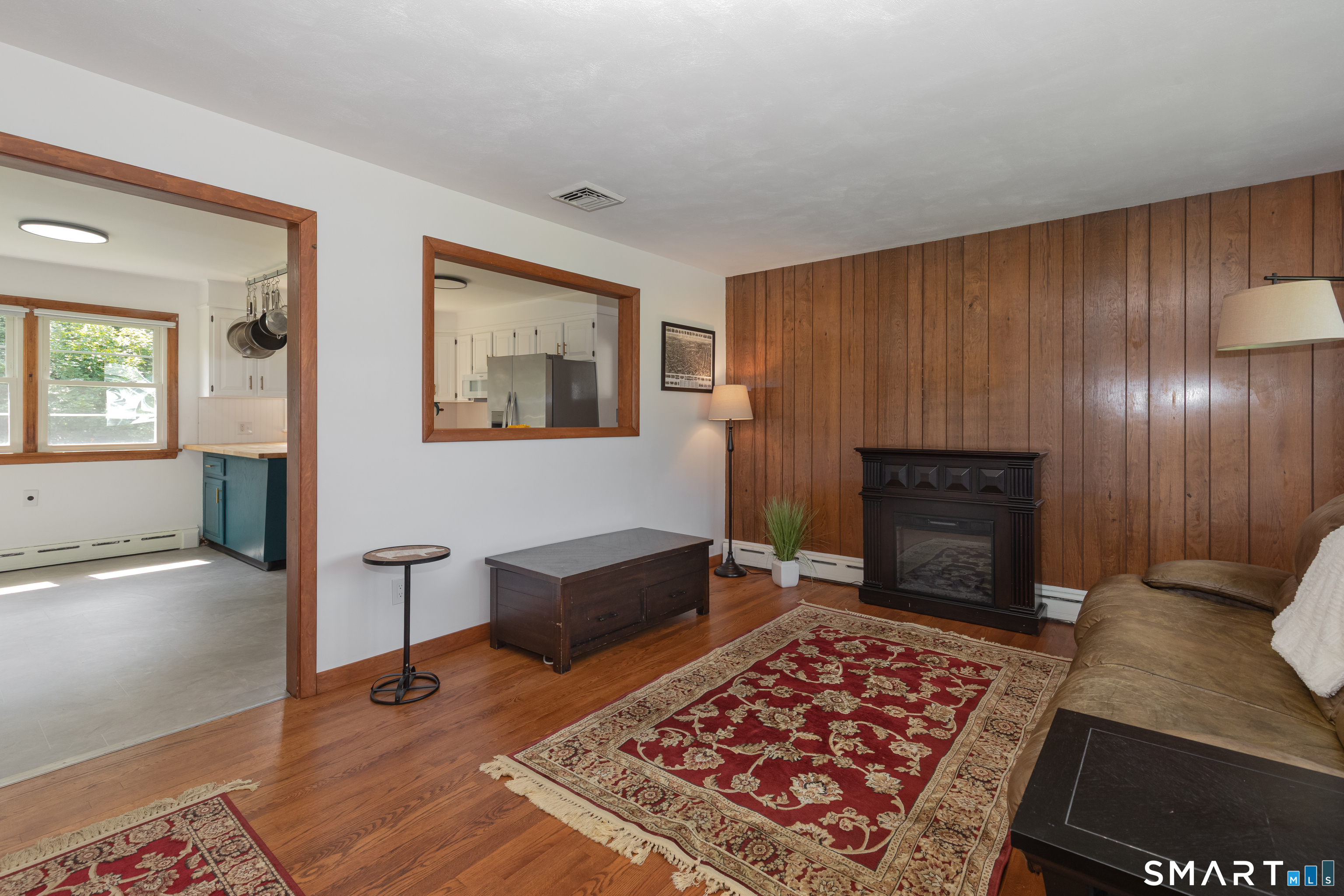 421 Como Avenue Property Photo 8