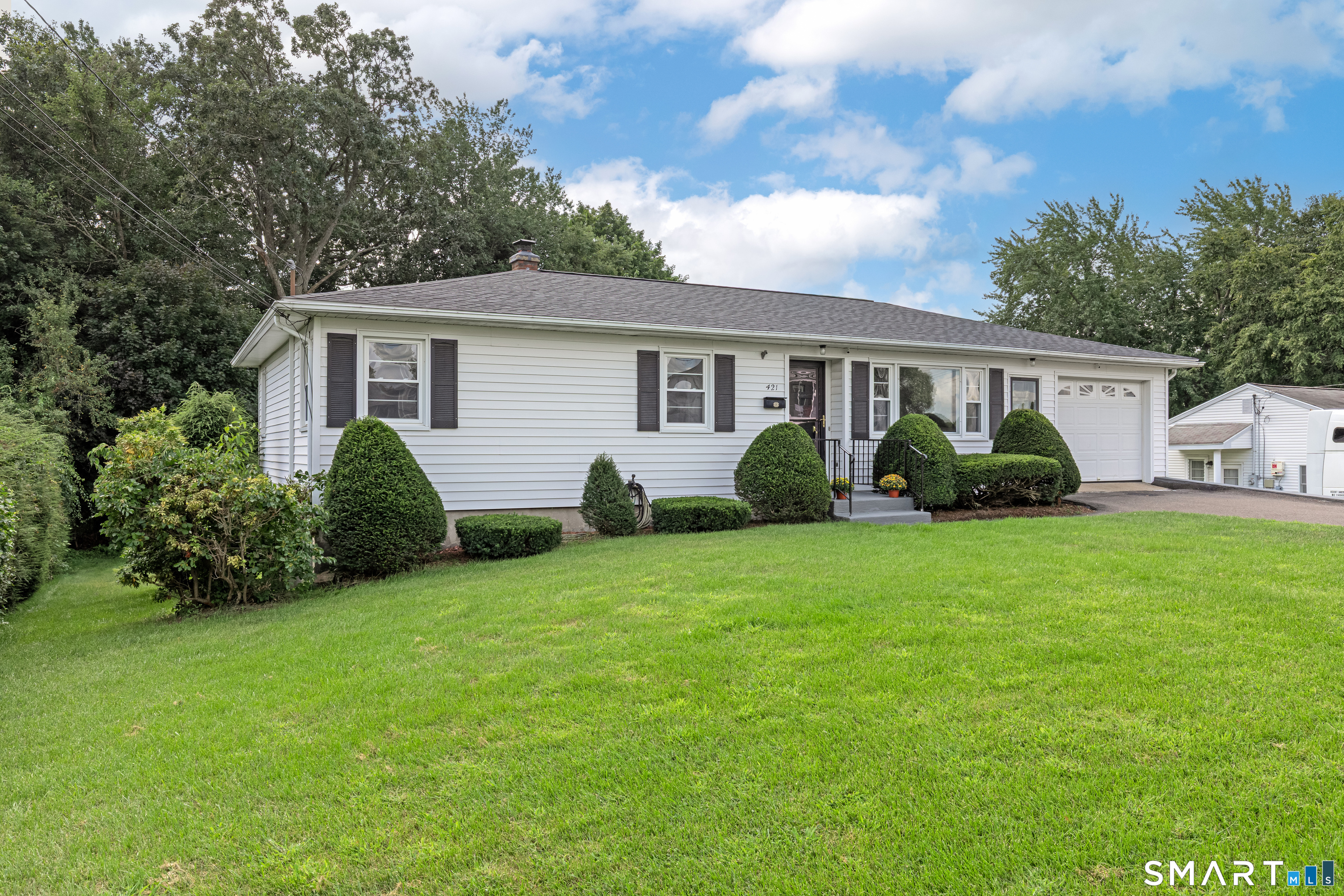 421 Como Avenue Property Photo 23