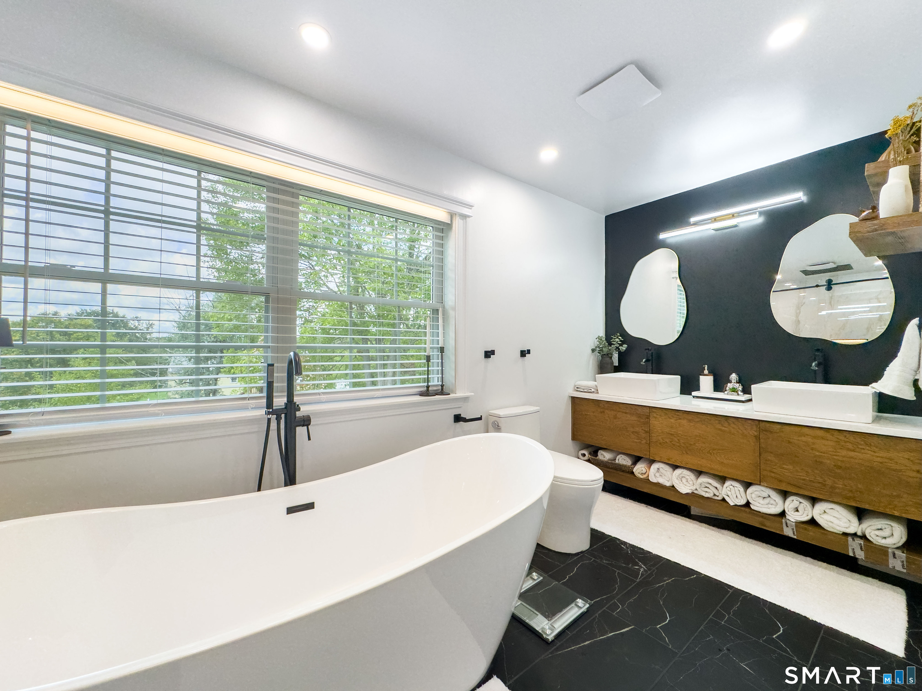 393 Torringford East Street Property Photo 17