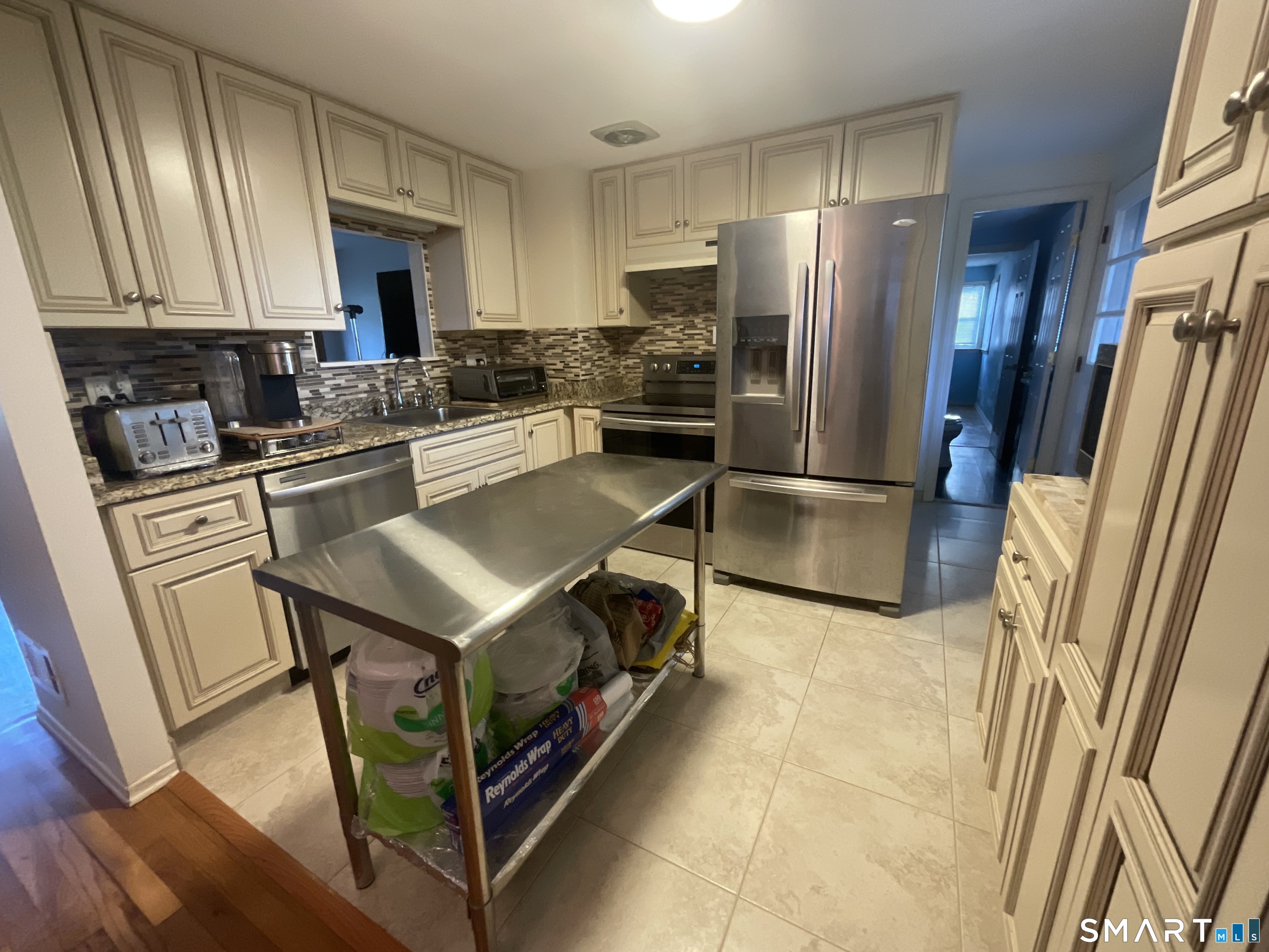 24202082 Property Photo 6
