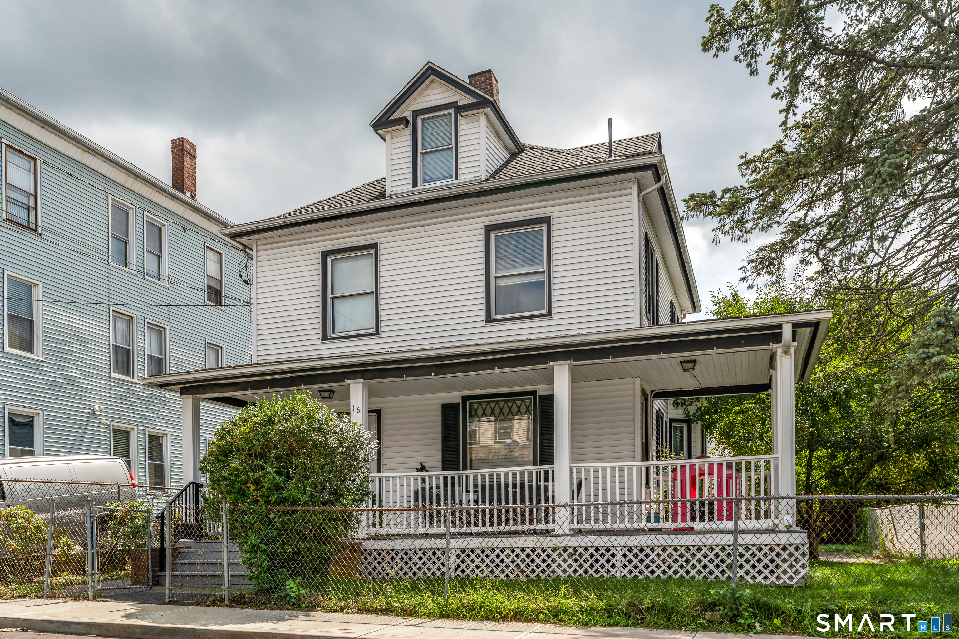 16 Luke Street Property Photo 1