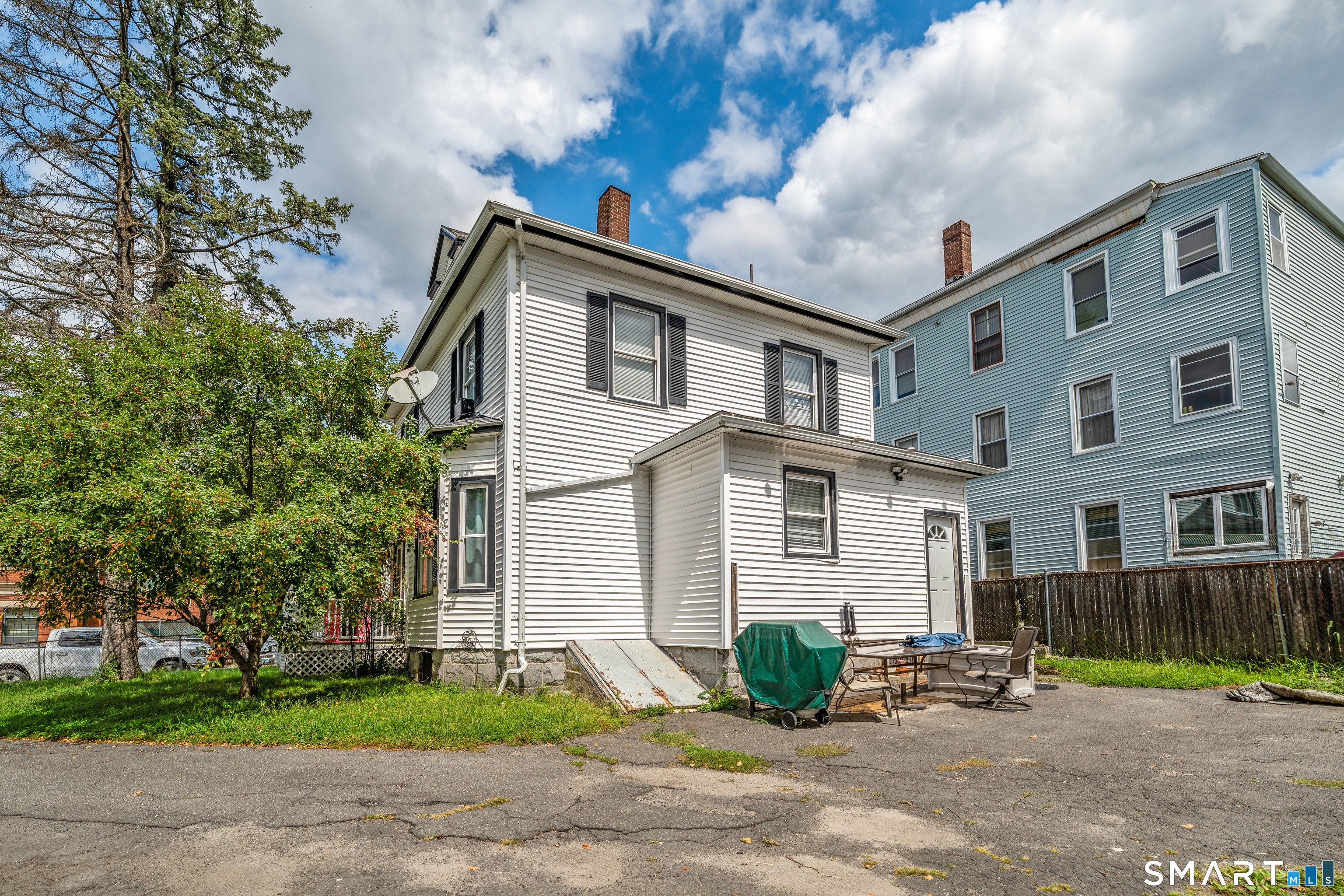 16 Luke Street Property Photo 3