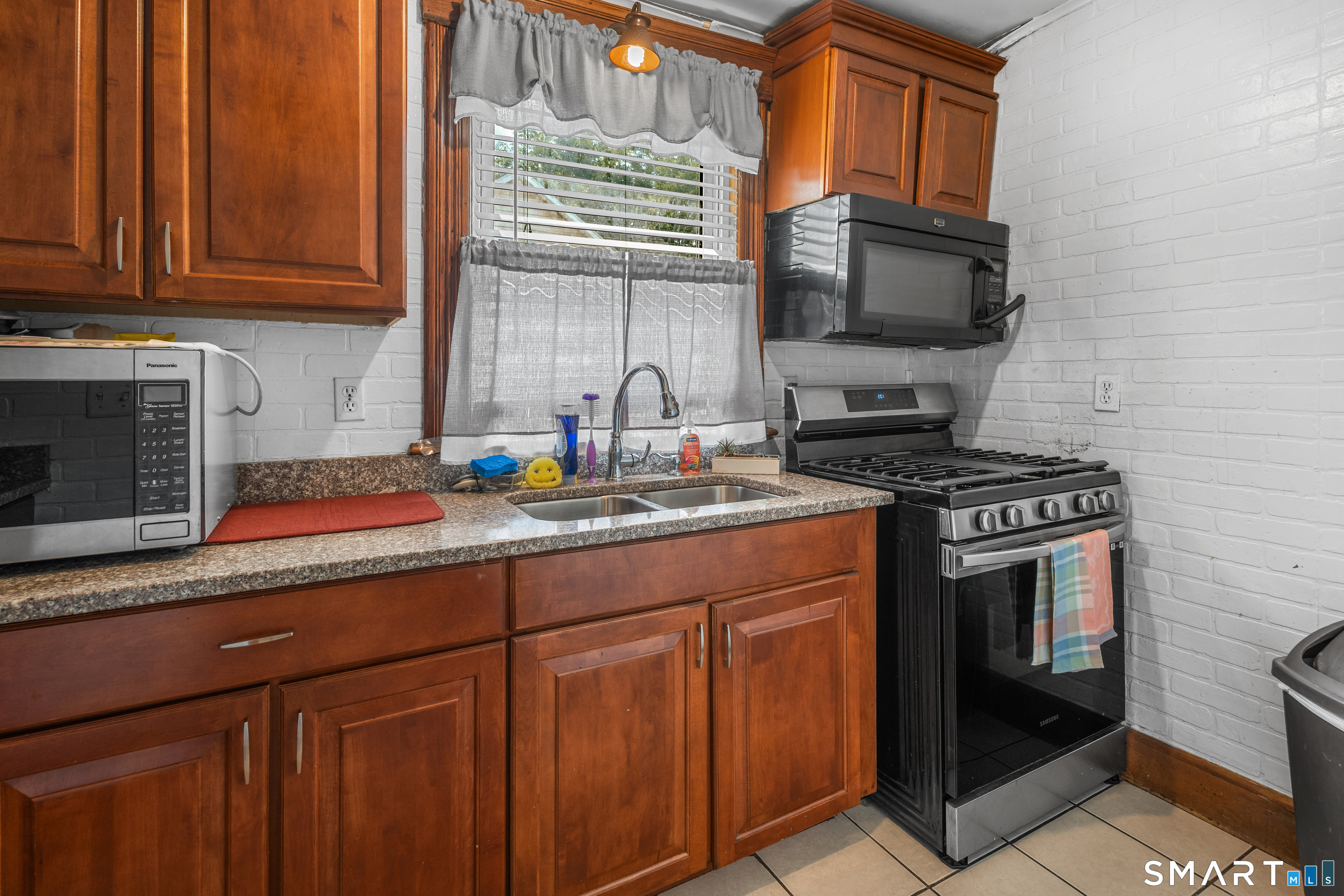 16 Luke Street Property Photo 13