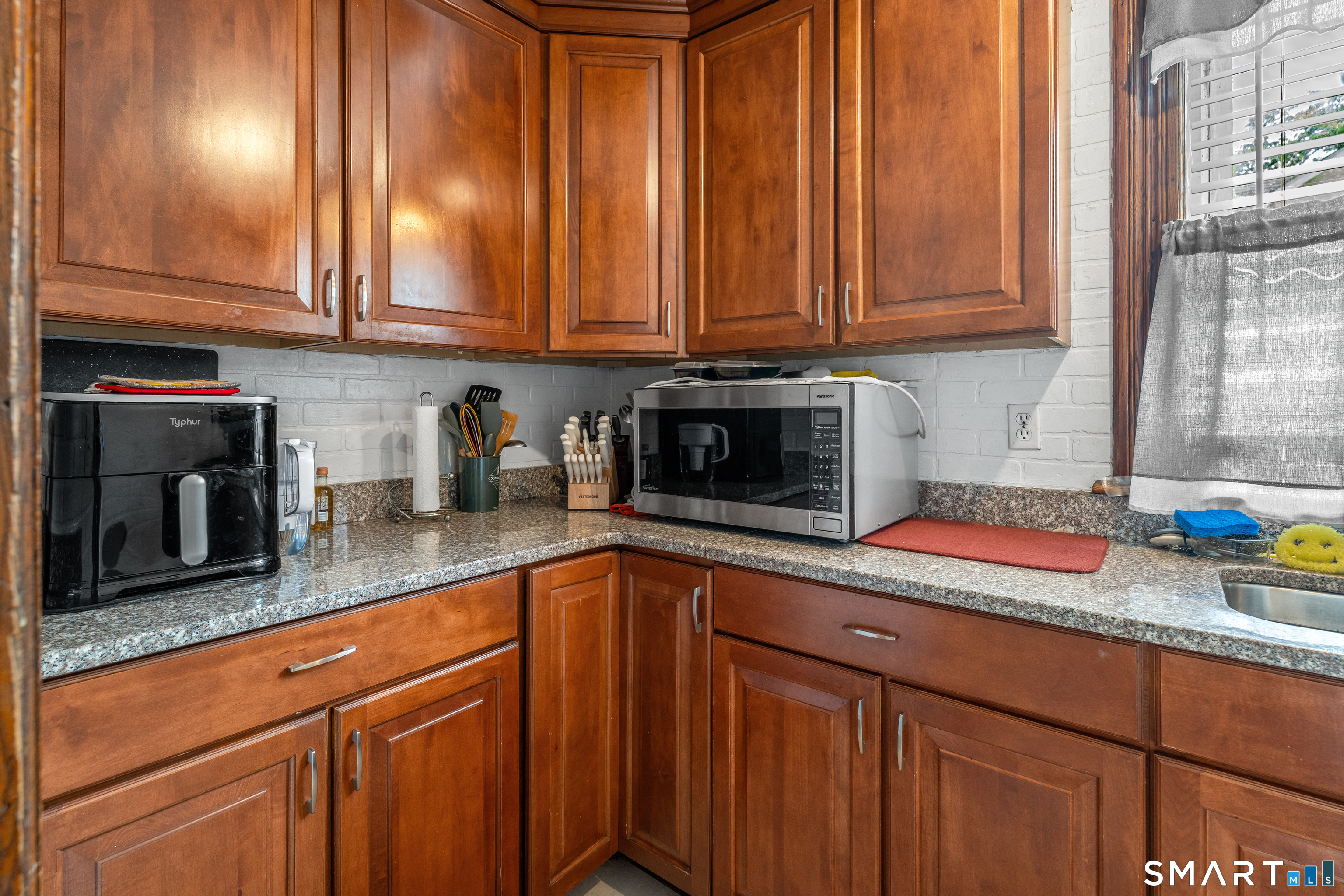 16 Luke Street Property Photo 14