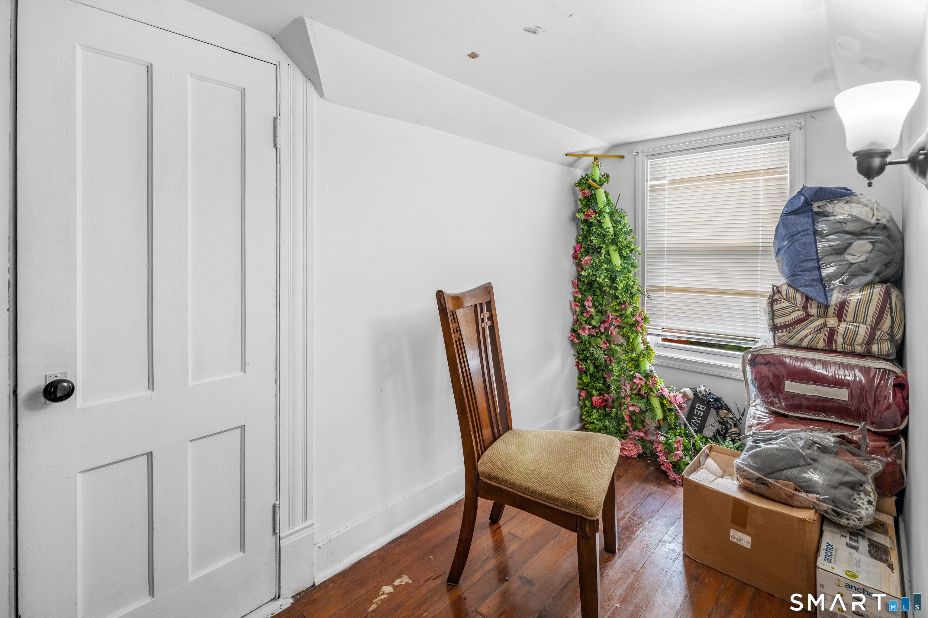 16 Luke Street Property Photo 23