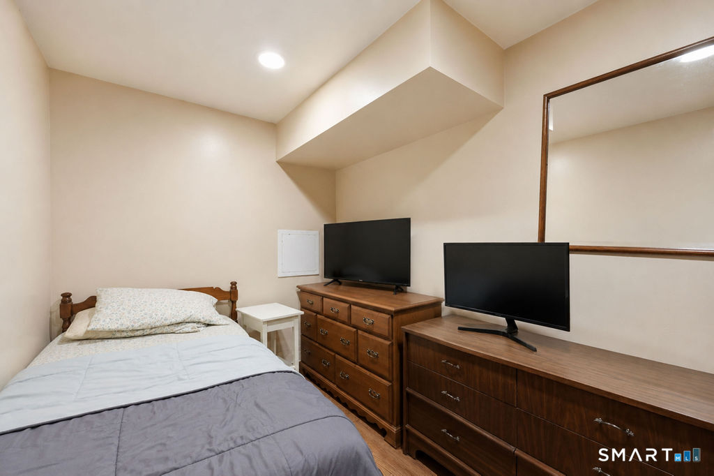 639 Arch Street Property Photo 23