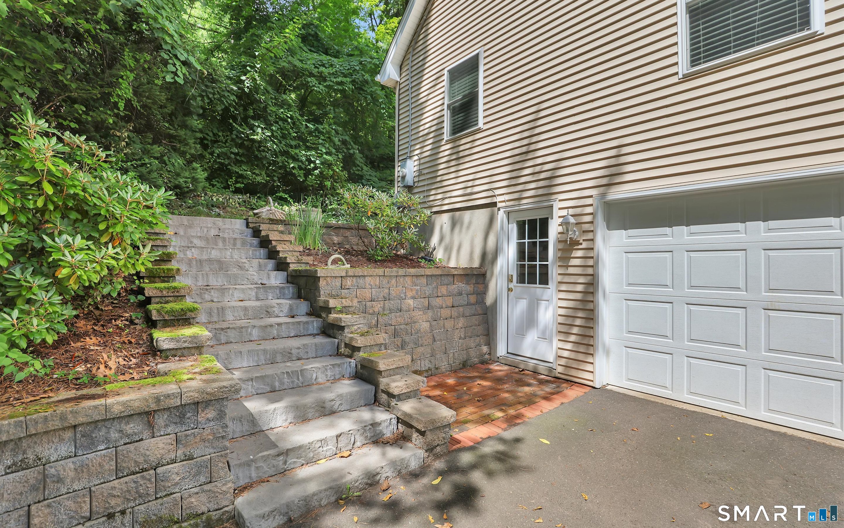 25 Gale Road Property Photo 2