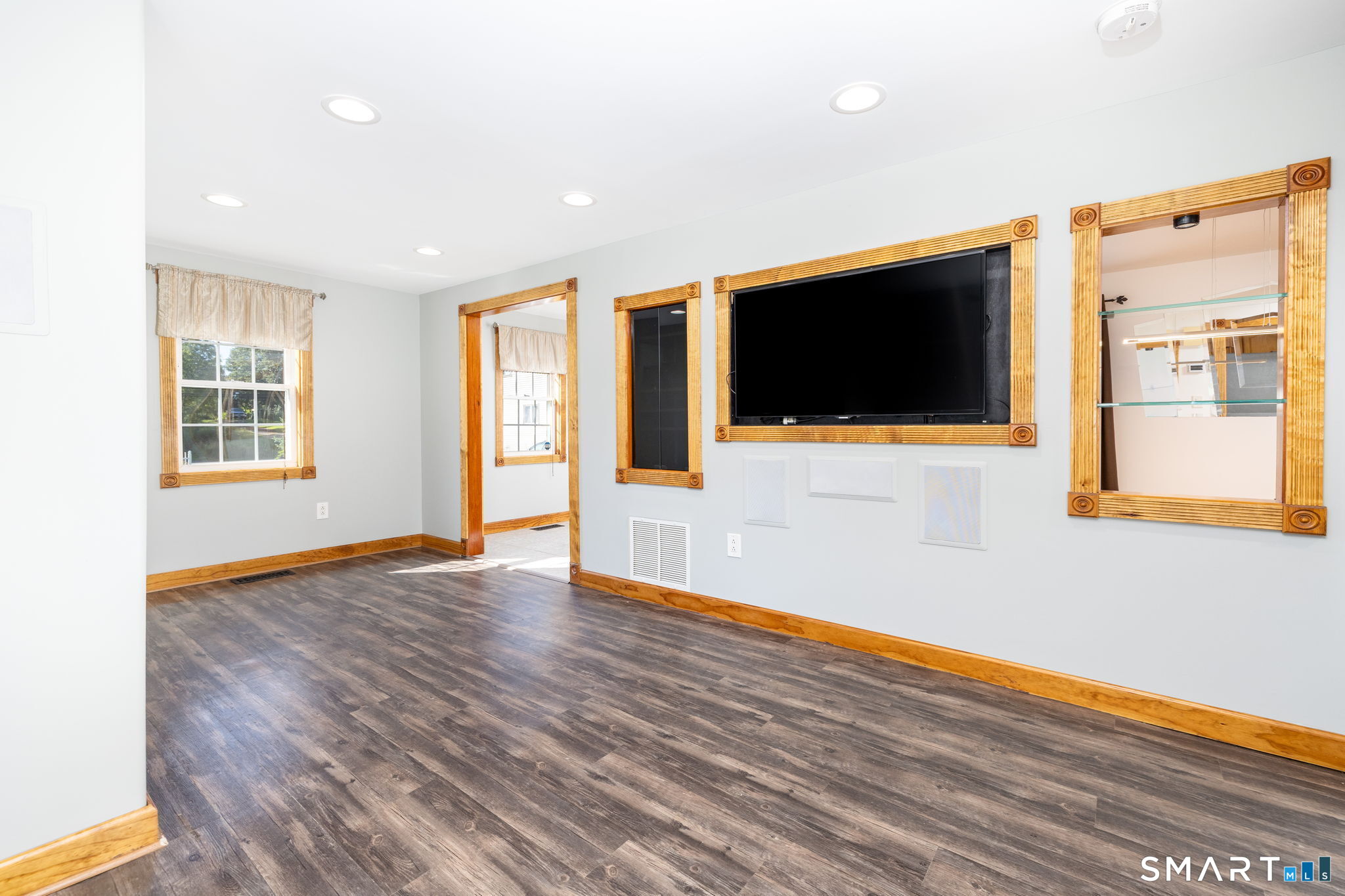768 Terryville Avenue Property Photo 8