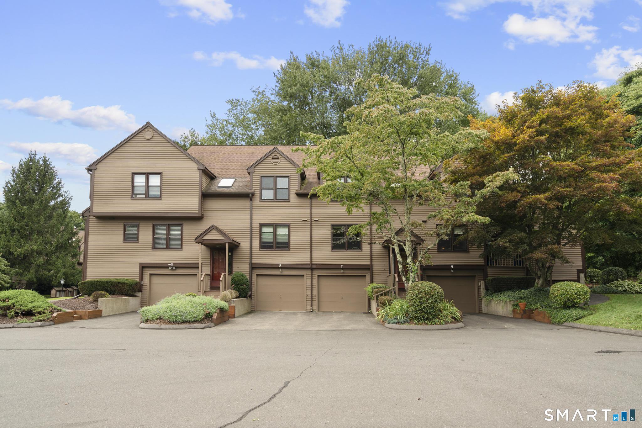 7 Shadowwood 7 Circle Property Photo 1