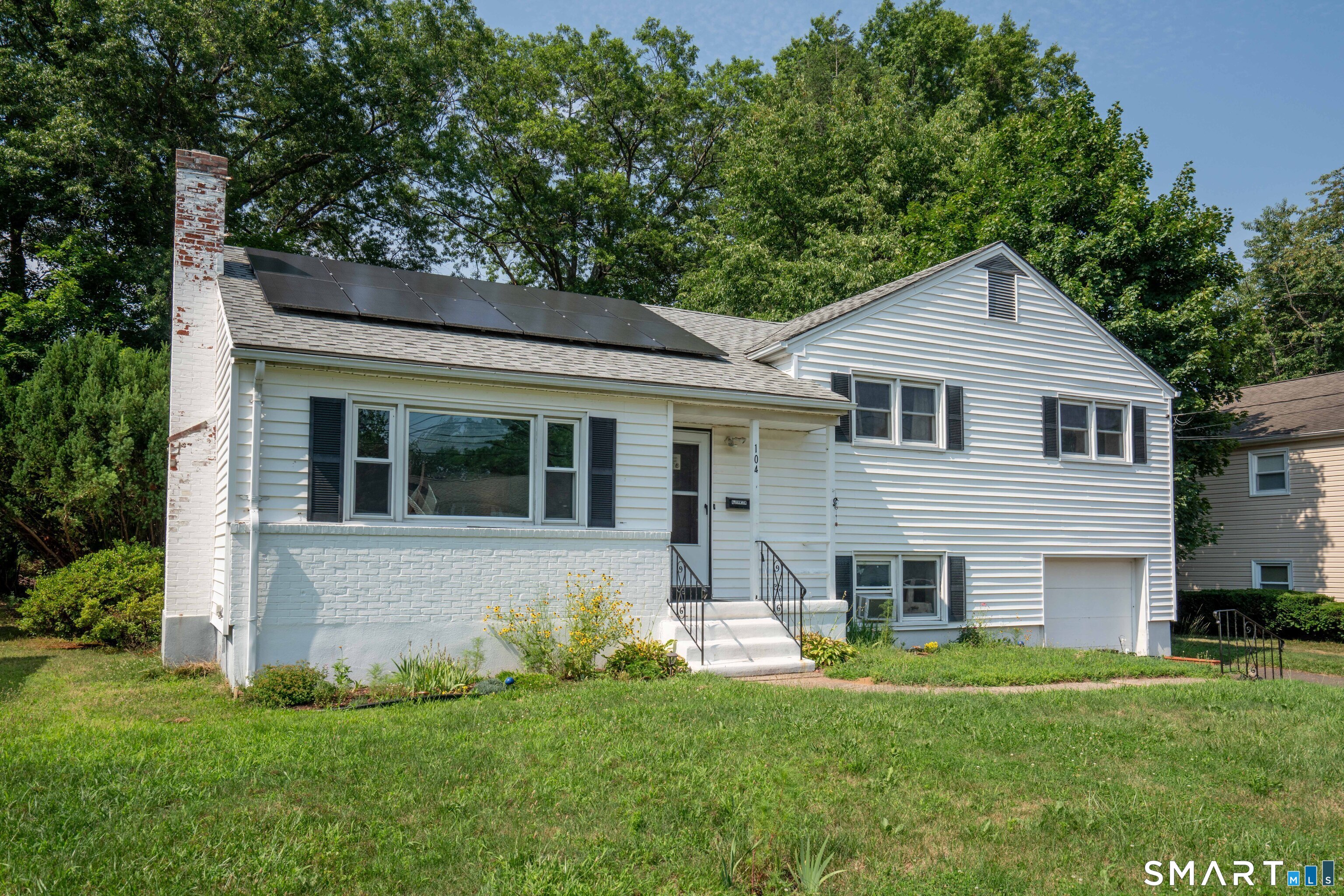 104 Hilldale Road Property Photo 2