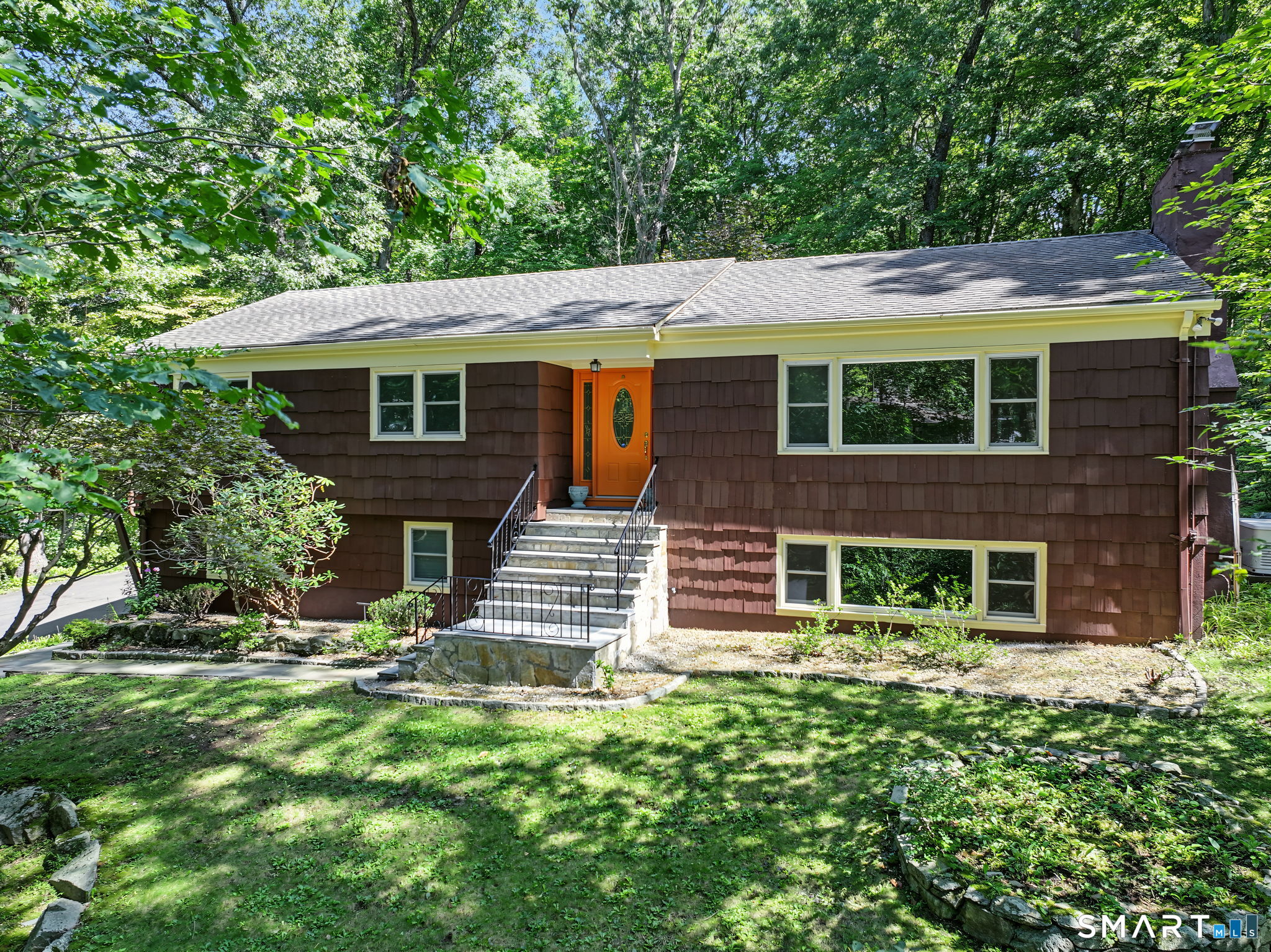 70 Arrow Head Drive Property Photo 1