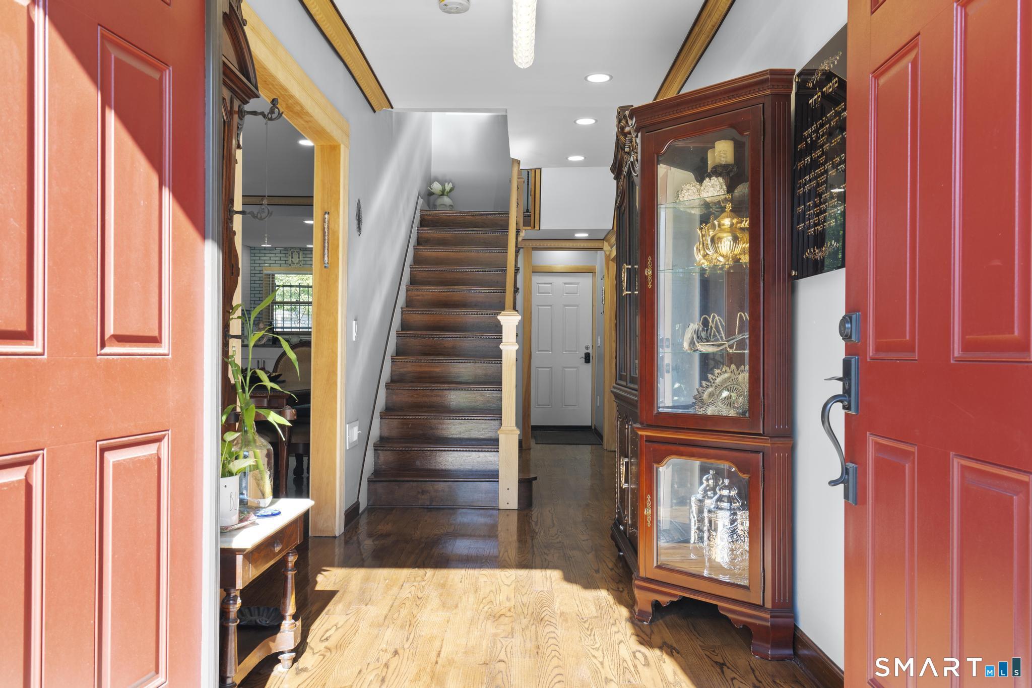 476 Norton Parkway Property Photo 3