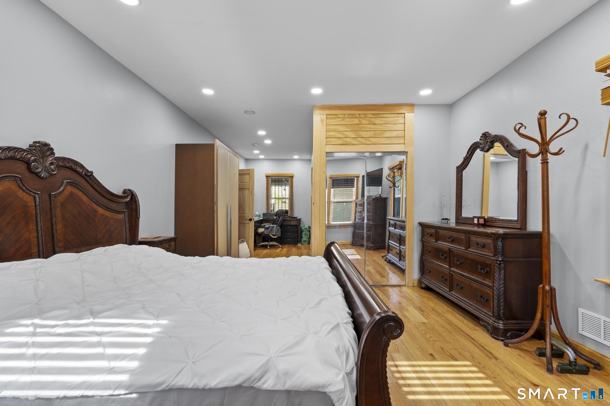 476 Norton Parkway Property Photo 12