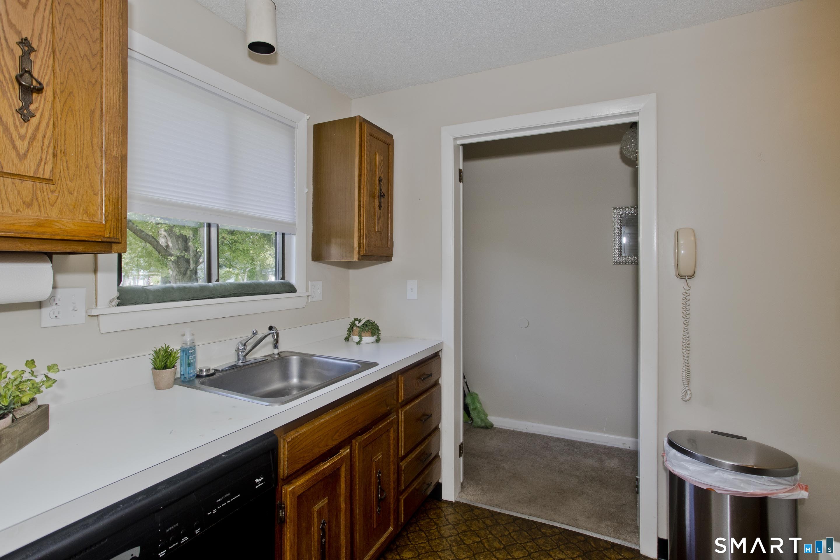 70 Landing 70 Circle Property Photo 4