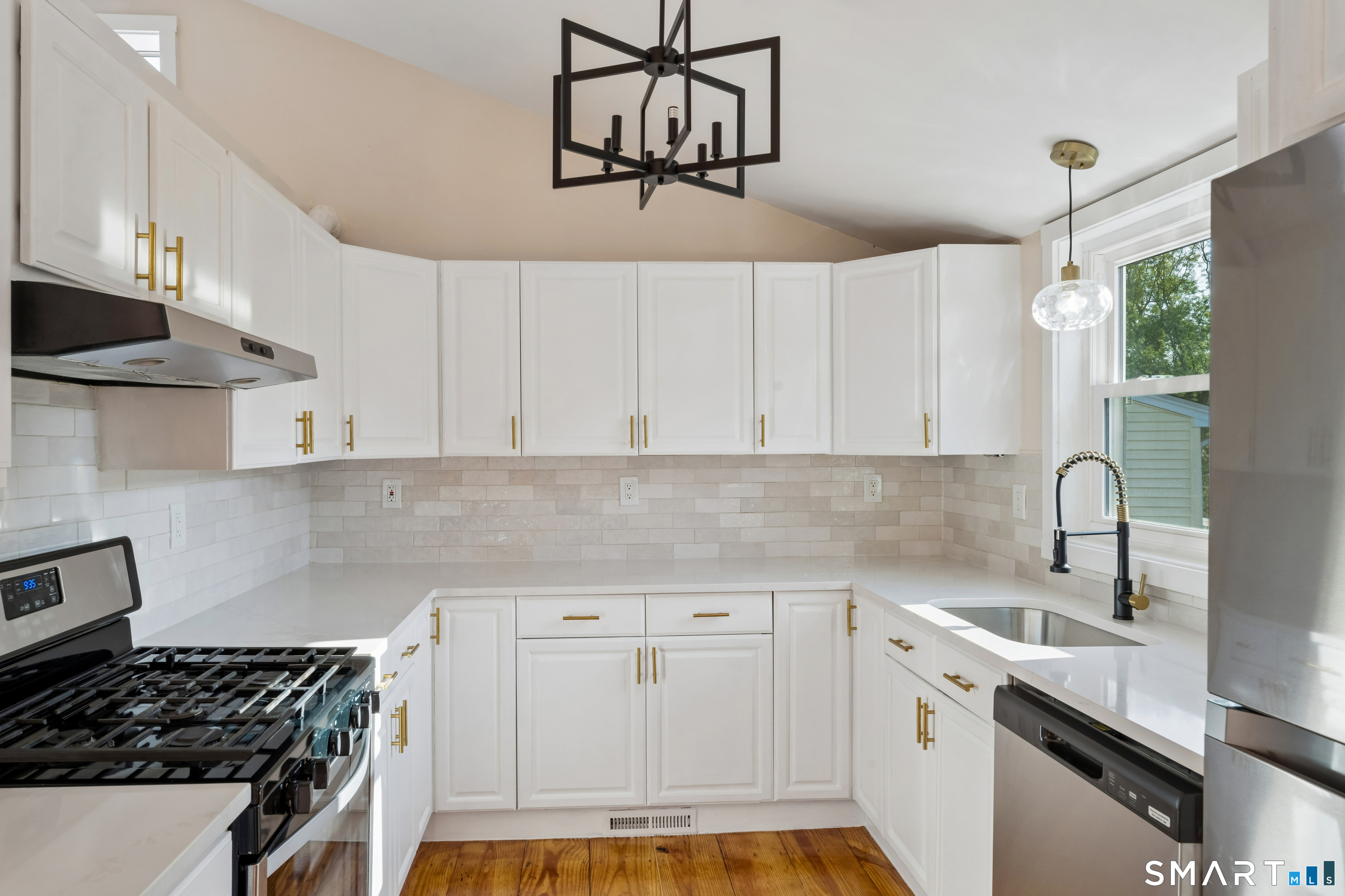 52 Merrimac Street Property Photo 5