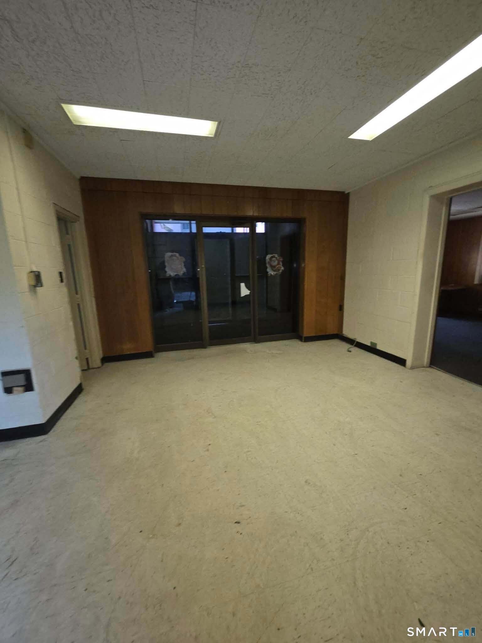 452 Meadow Street Property Photo 7