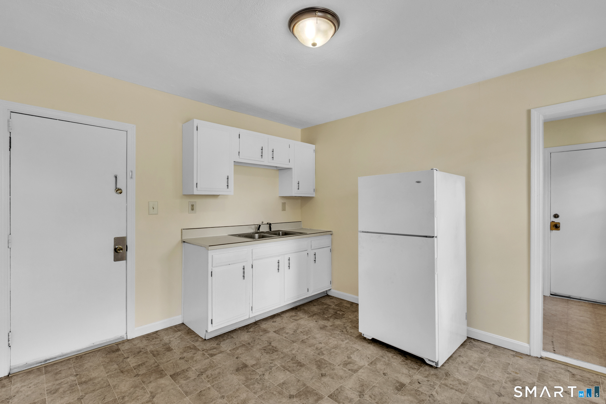 49 High B Street Property Photo 5