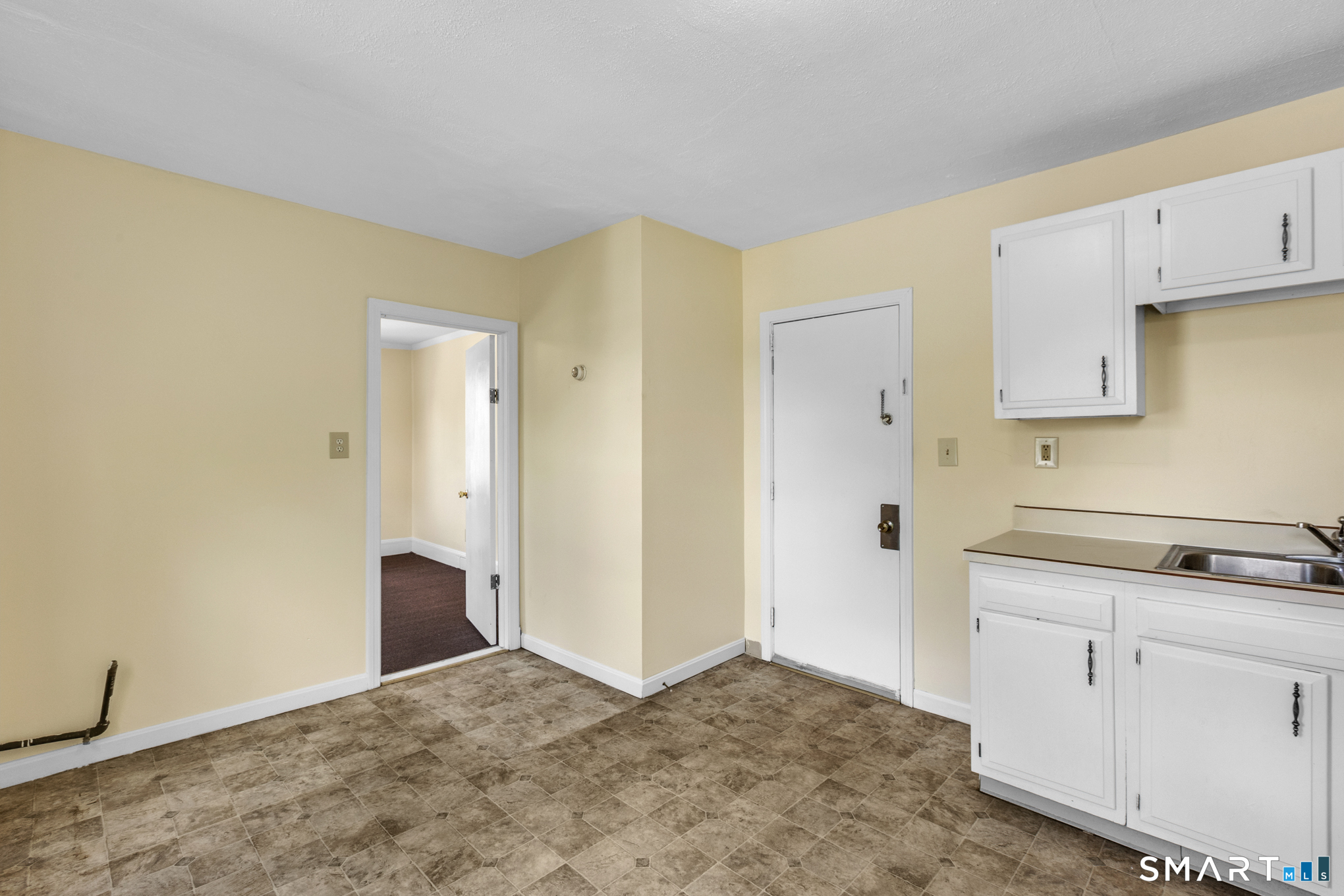 49 High B Street Property Photo 7