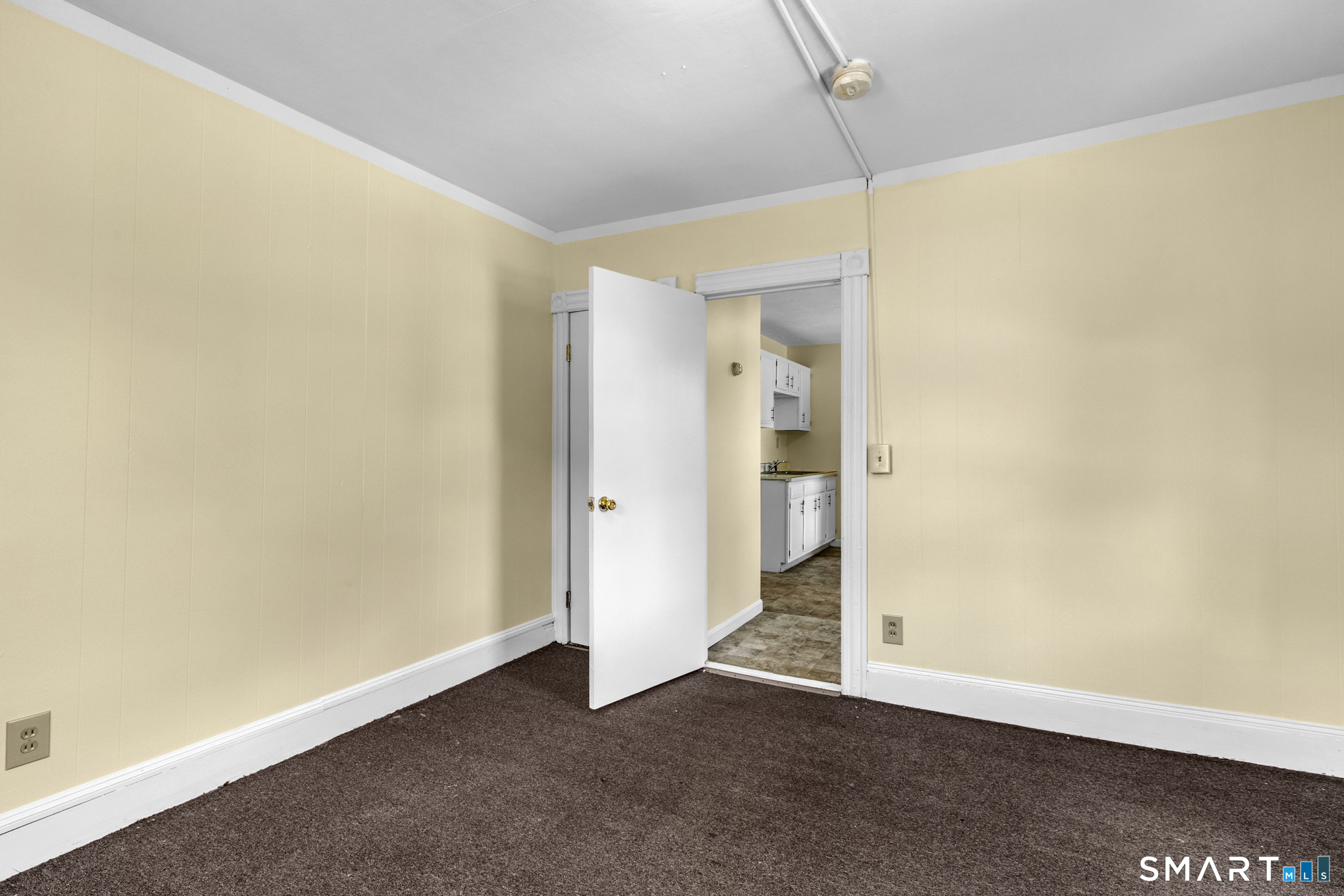 49 High B Street Property Photo 10