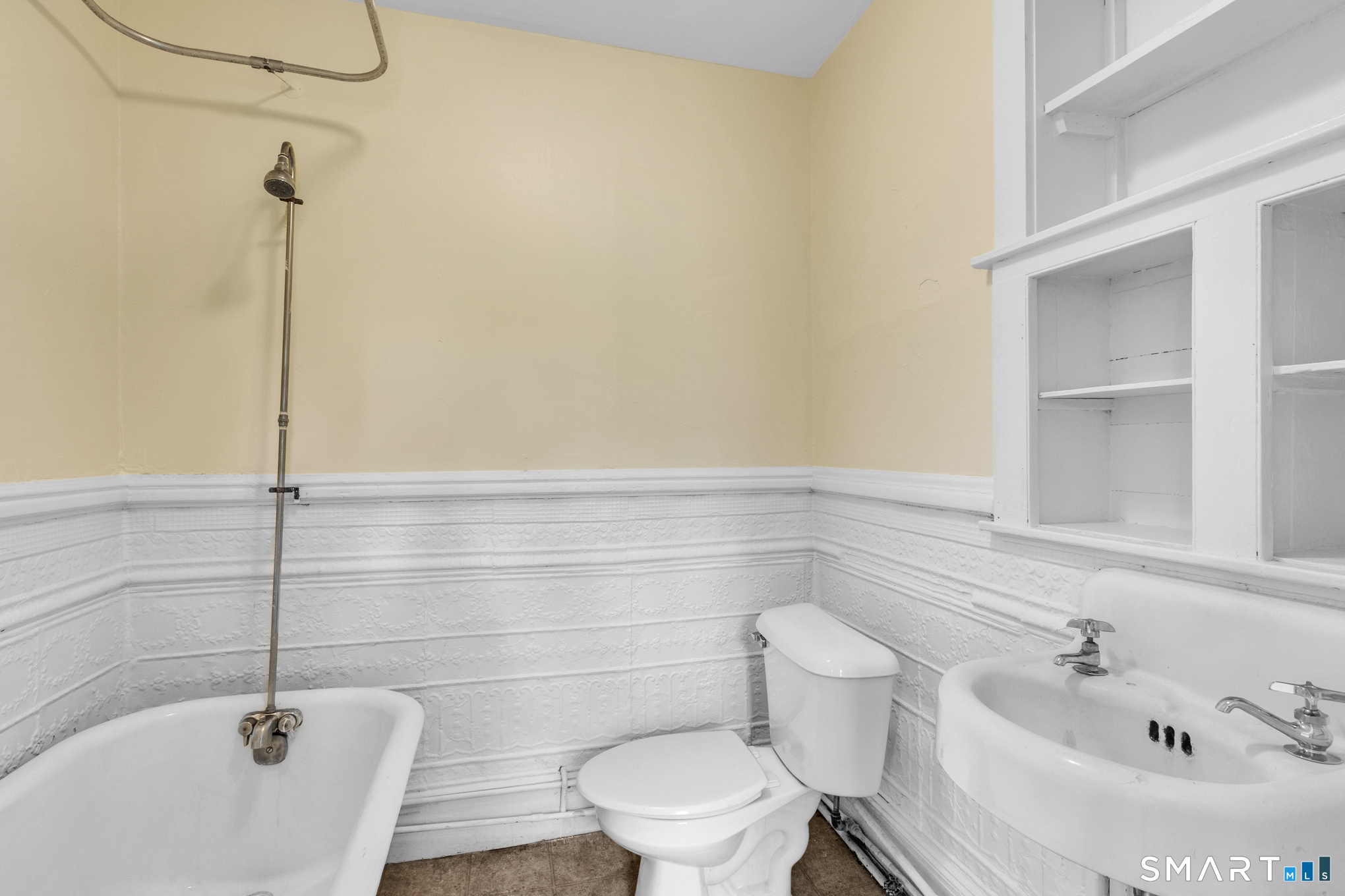 49 High B Street Property Photo 13