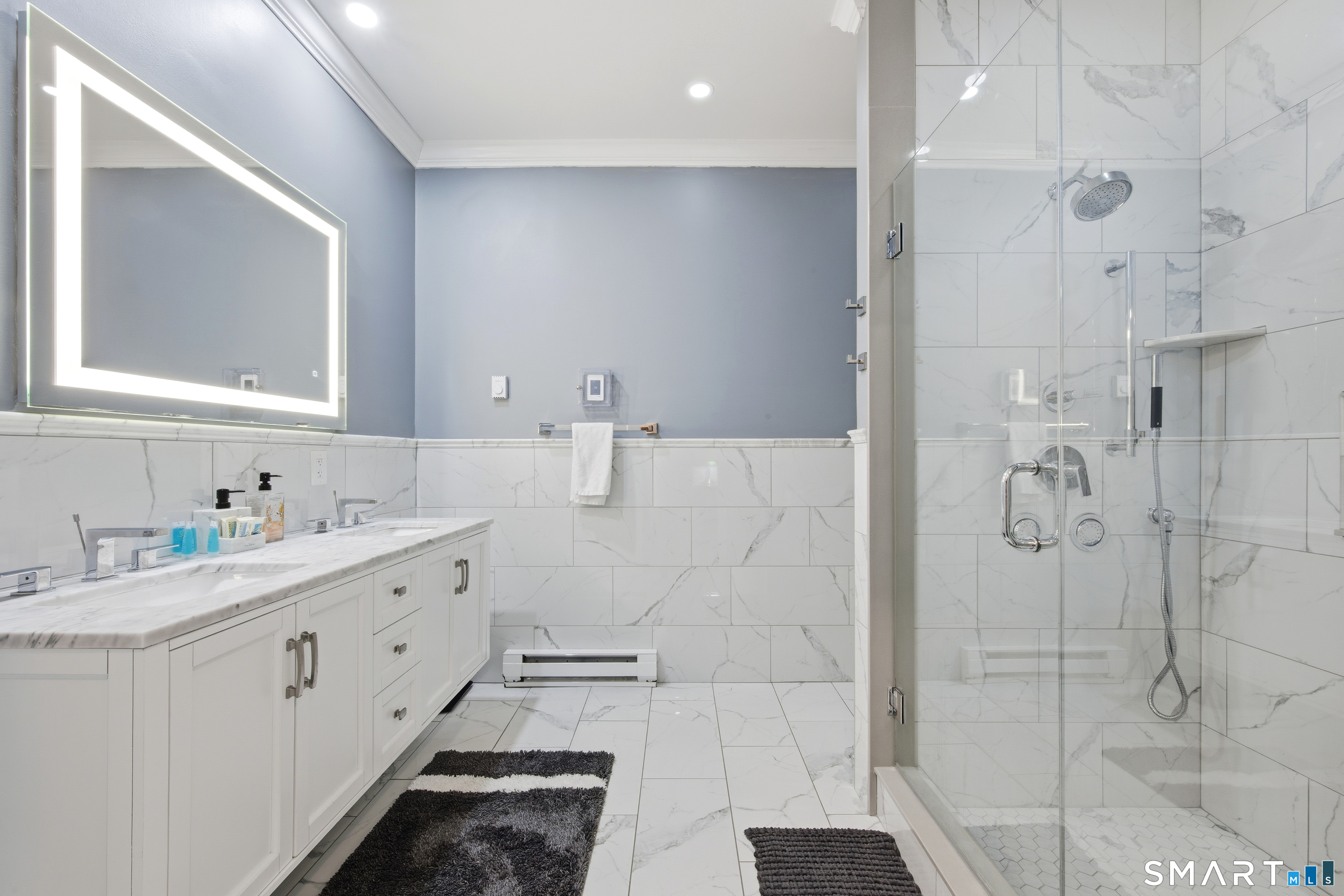 24202375 Property Photo 3