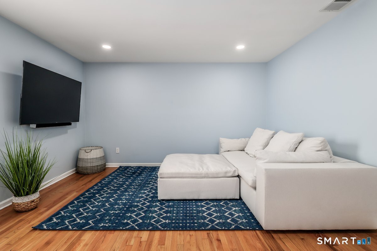 179 South 9 Avenue Property Photo 14