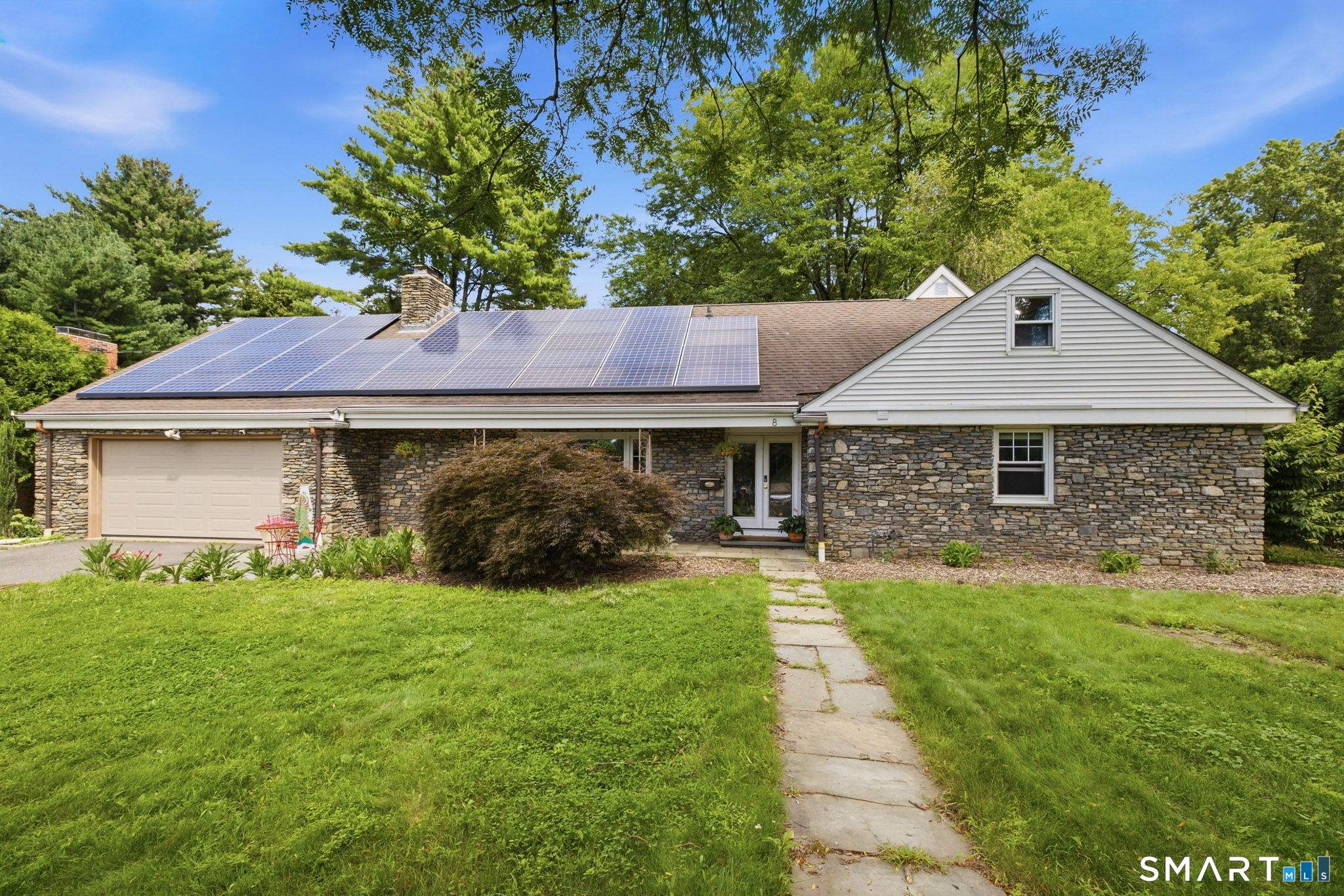 8 Fairwood Farms Drive Property Photo 1