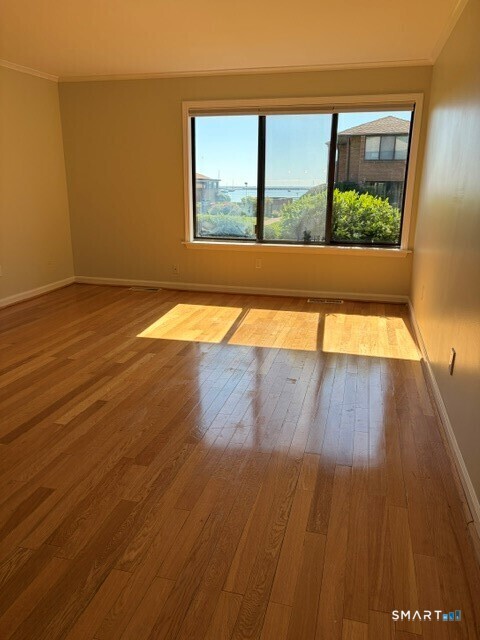 350 Grovers 1h Avenue Property Photo 2