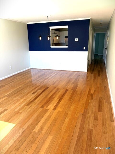 350 Grovers 1h Avenue Property Photo 5