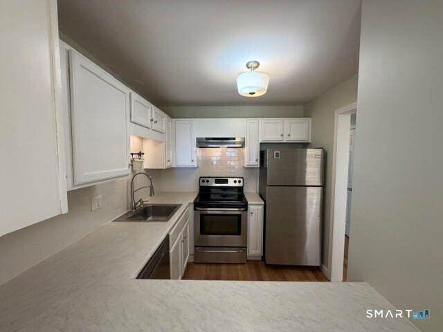 350 Grovers 1h Avenue Property Photo 7