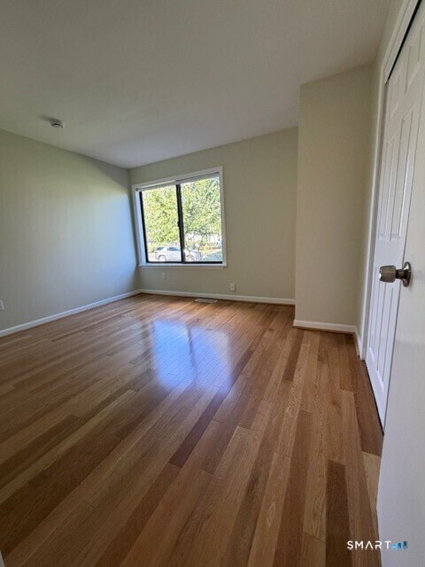 350 Grovers 1h Avenue Property Photo 8