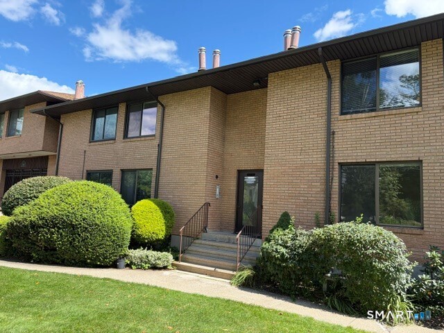 350 Grovers 1h Avenue Property Photo 26
