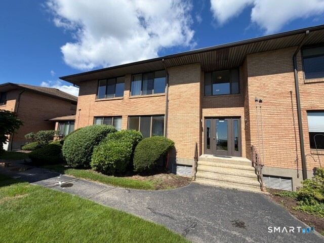350 Grovers 1h Avenue Property Photo 27