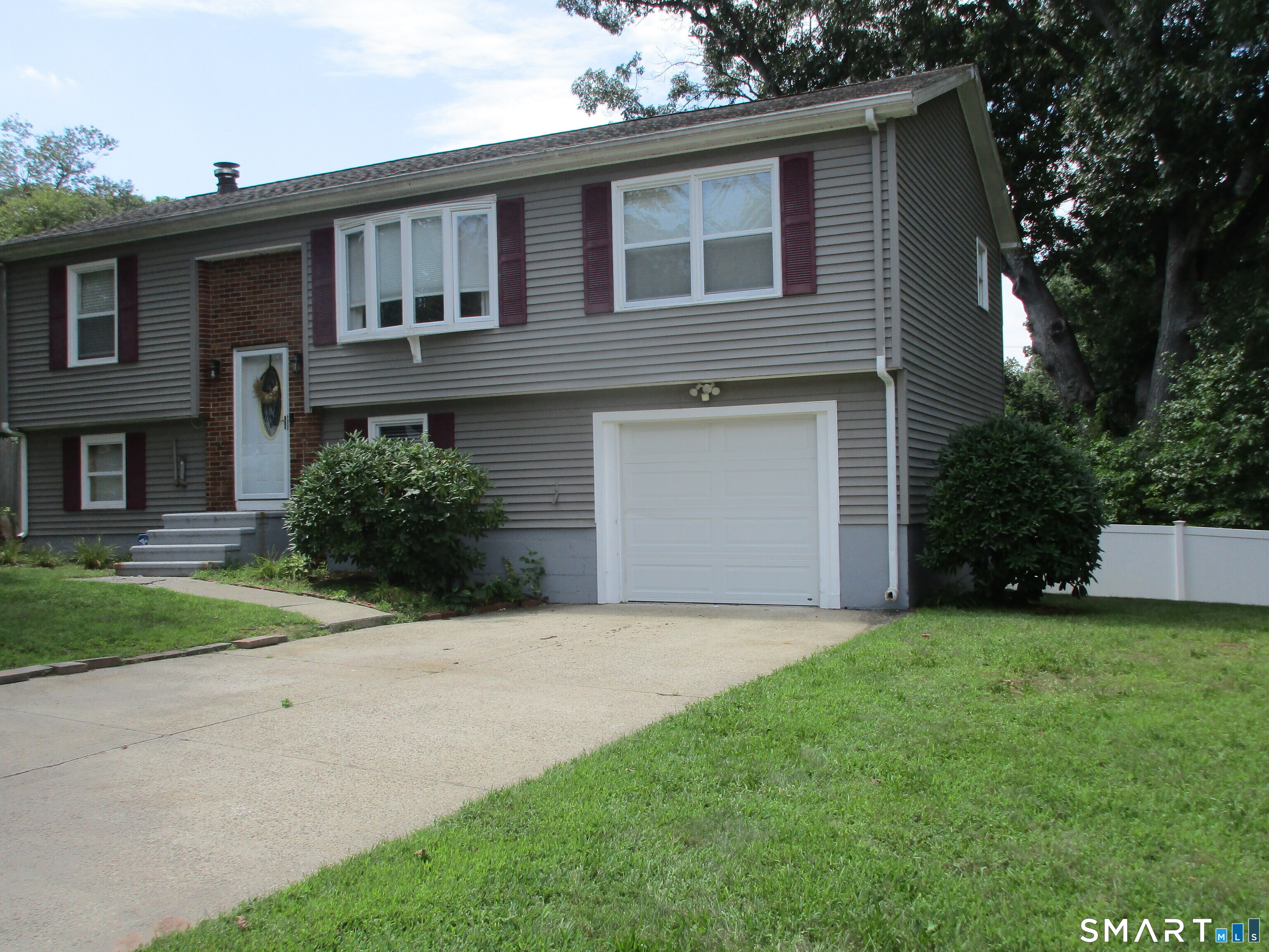 2 Timberland Drive Property Photo 1