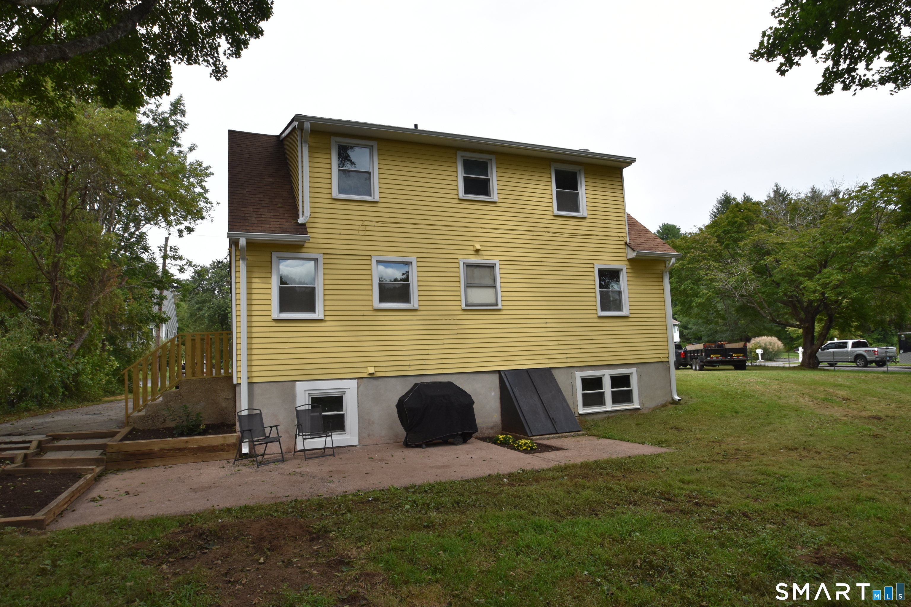 28 Hickory Road Property Photo 4