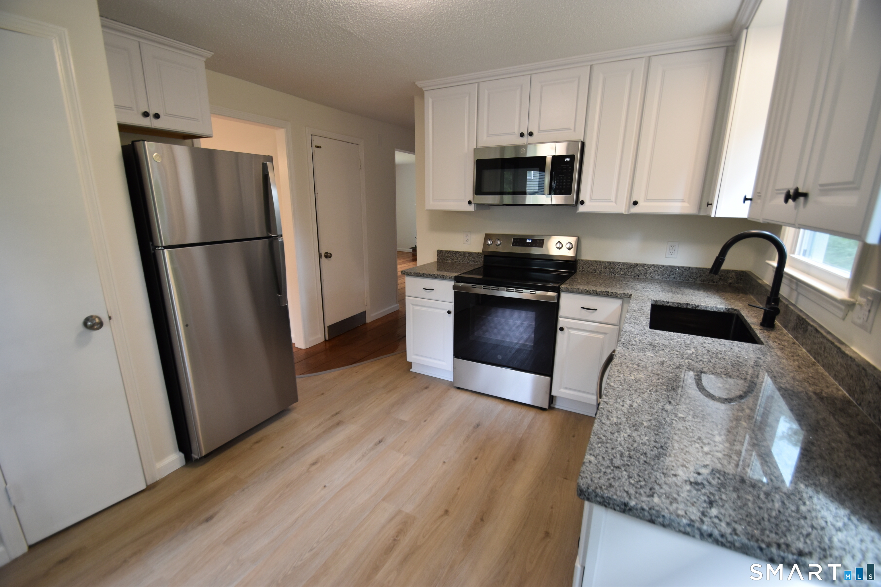 28 Hickory Road Property Photo 9