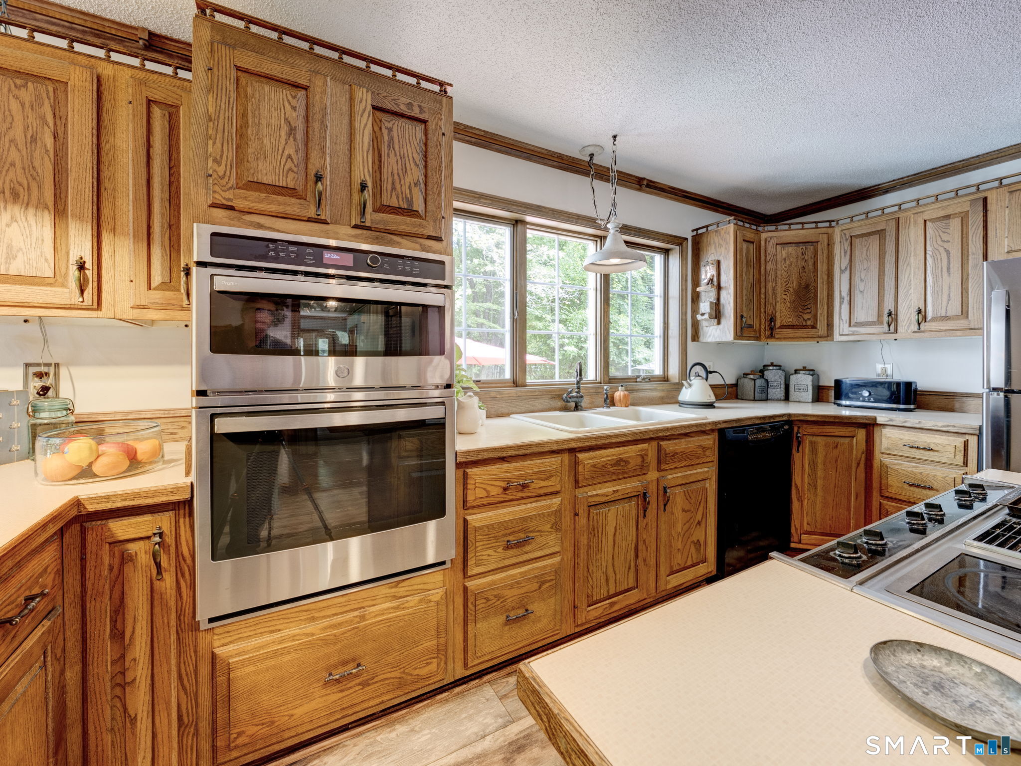8 Fenton Bluffs Drive Property Photo 11