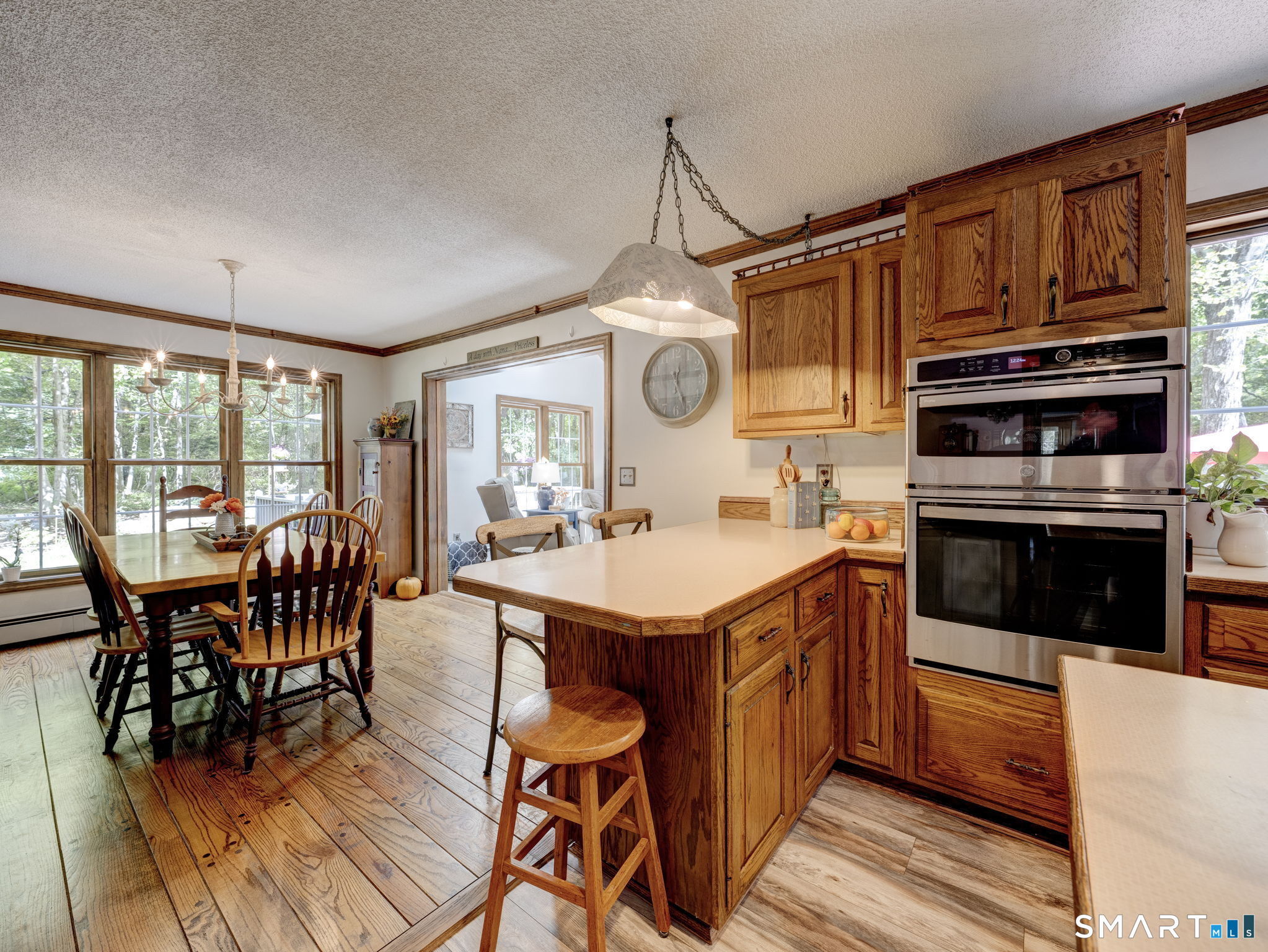 8 Fenton Bluffs Drive Property Photo 13