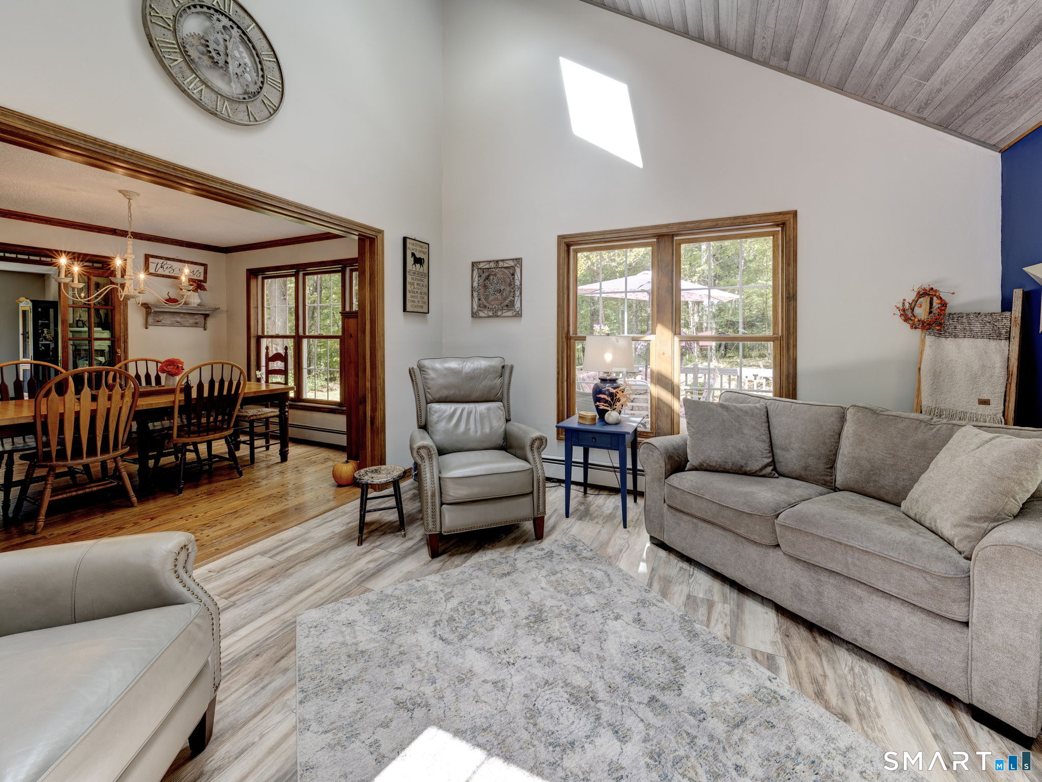 8 Fenton Bluffs Drive Property Photo 16
