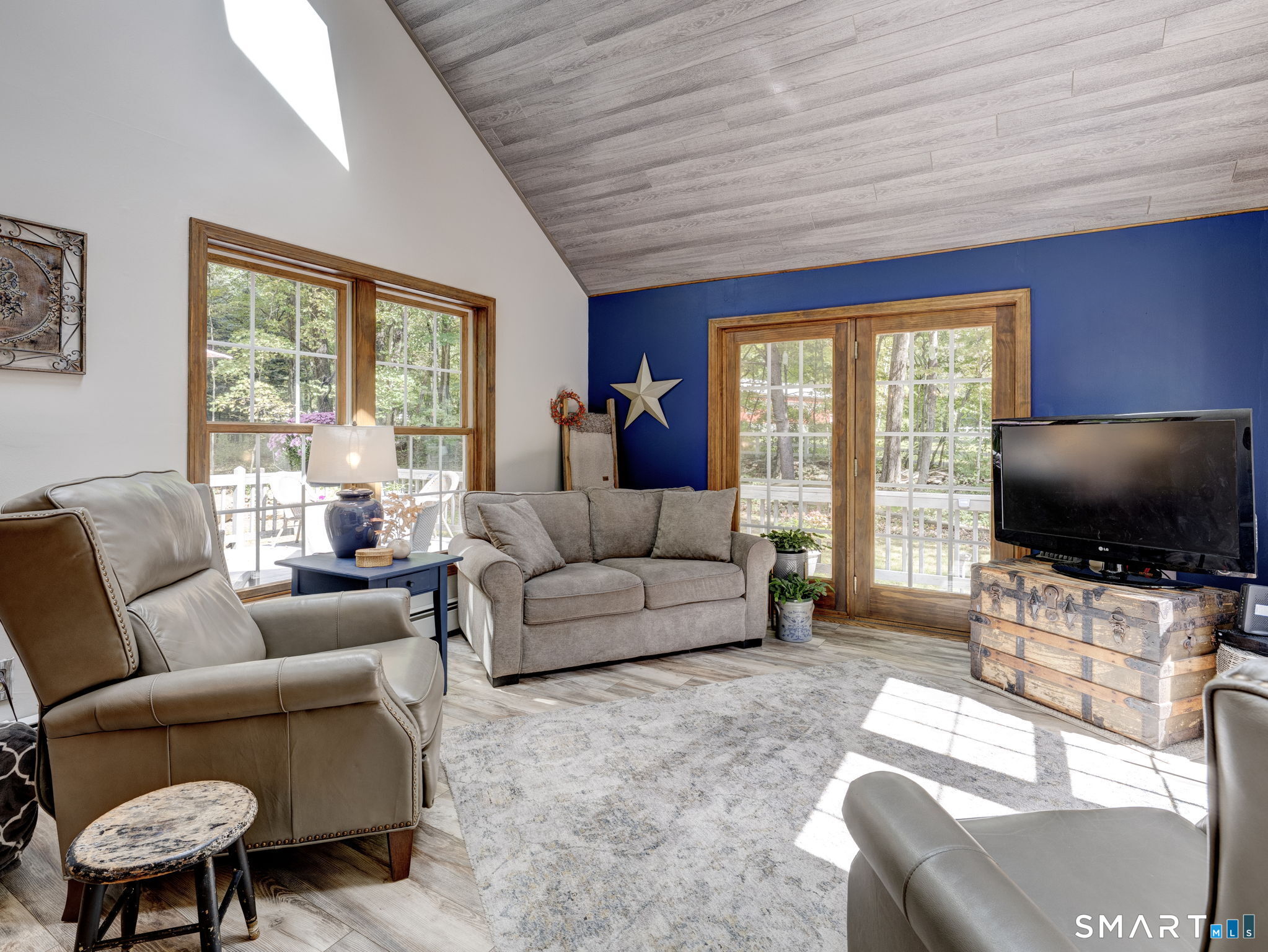 8 Fenton Bluffs Drive Property Photo 18